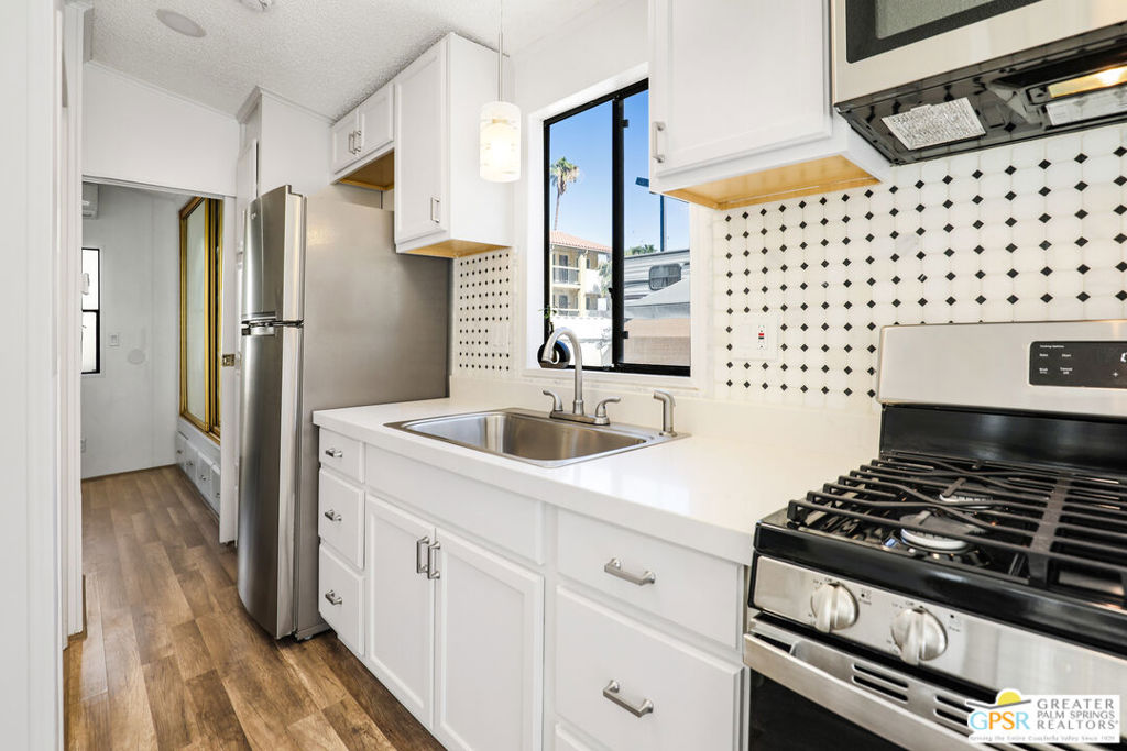 69333 E Palm Canyon Drive 85