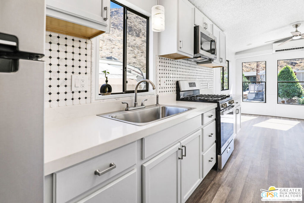 69333 E Palm Canyon Drive 85