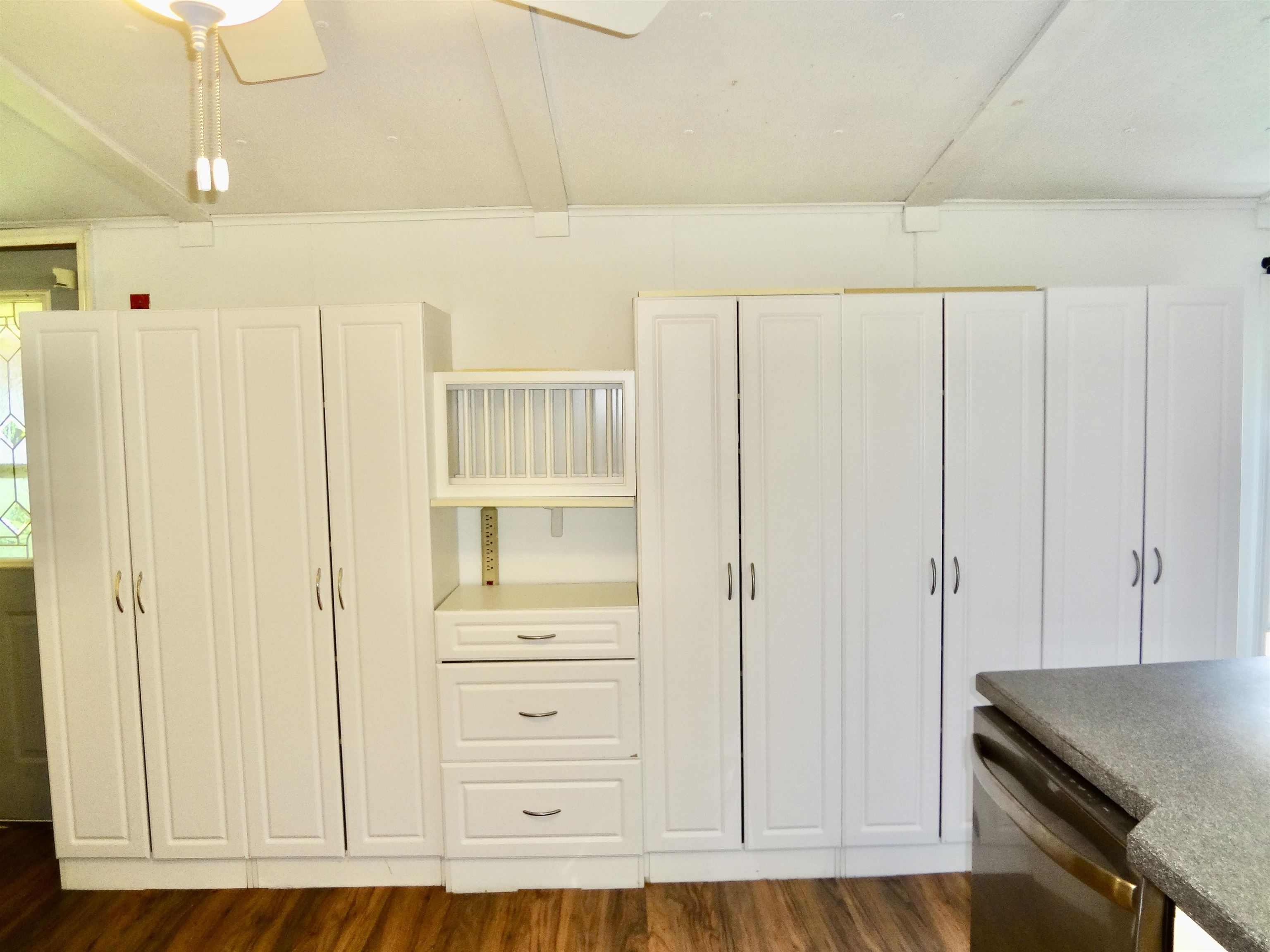 344 Old Lake Shore Road Unit: 14