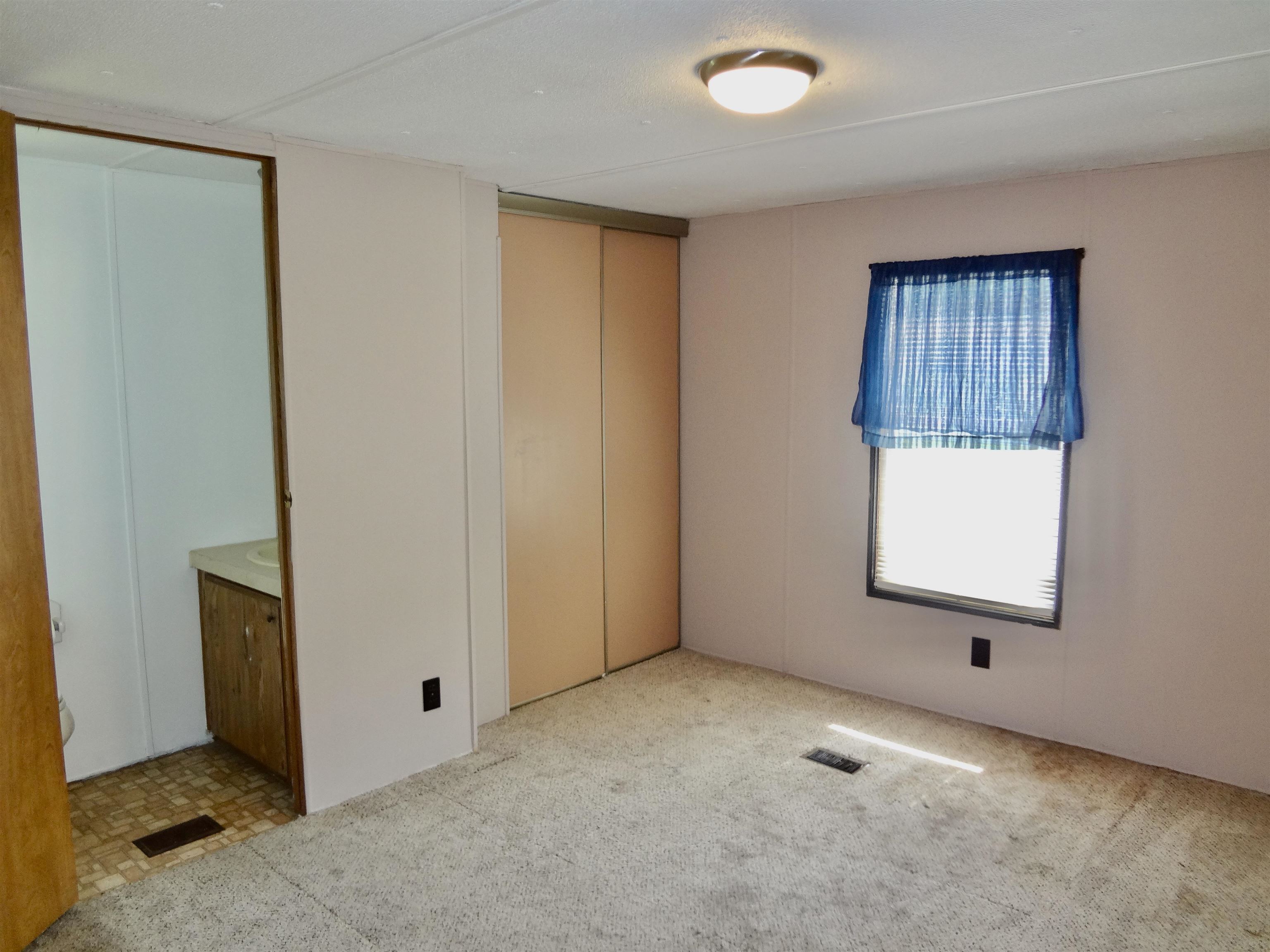 344 Old Lake Shore Road Unit: 14