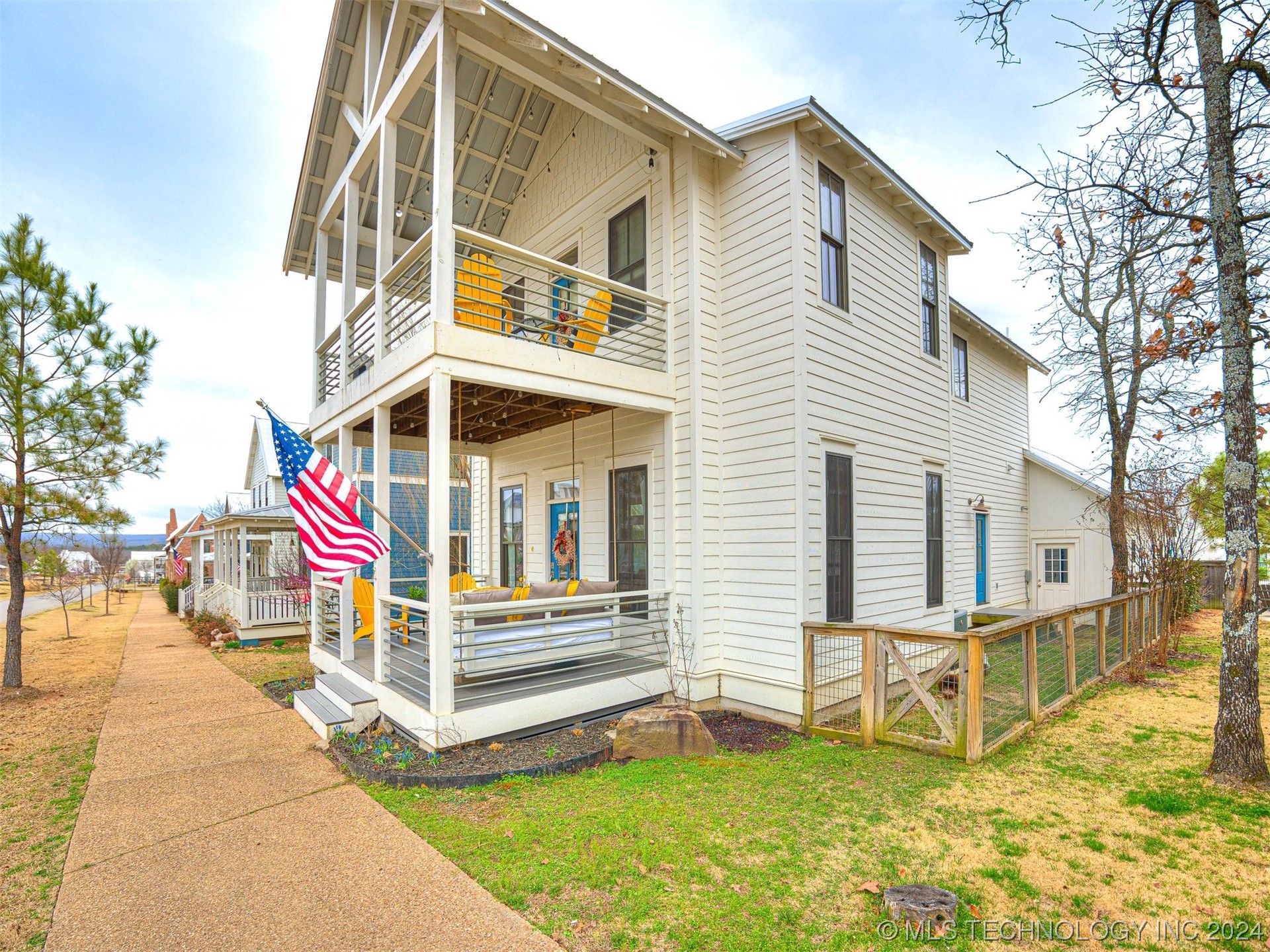 82 Lower Greenway