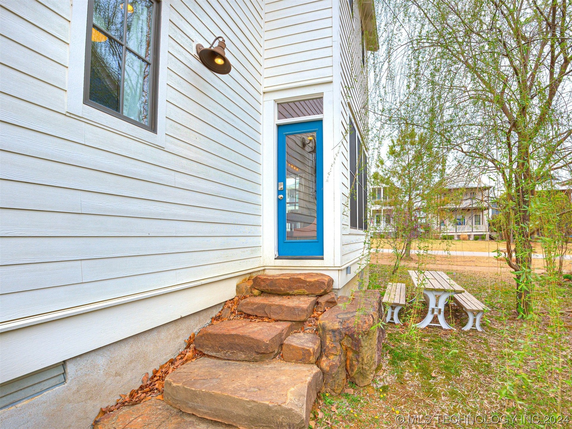 82 Lower Greenway