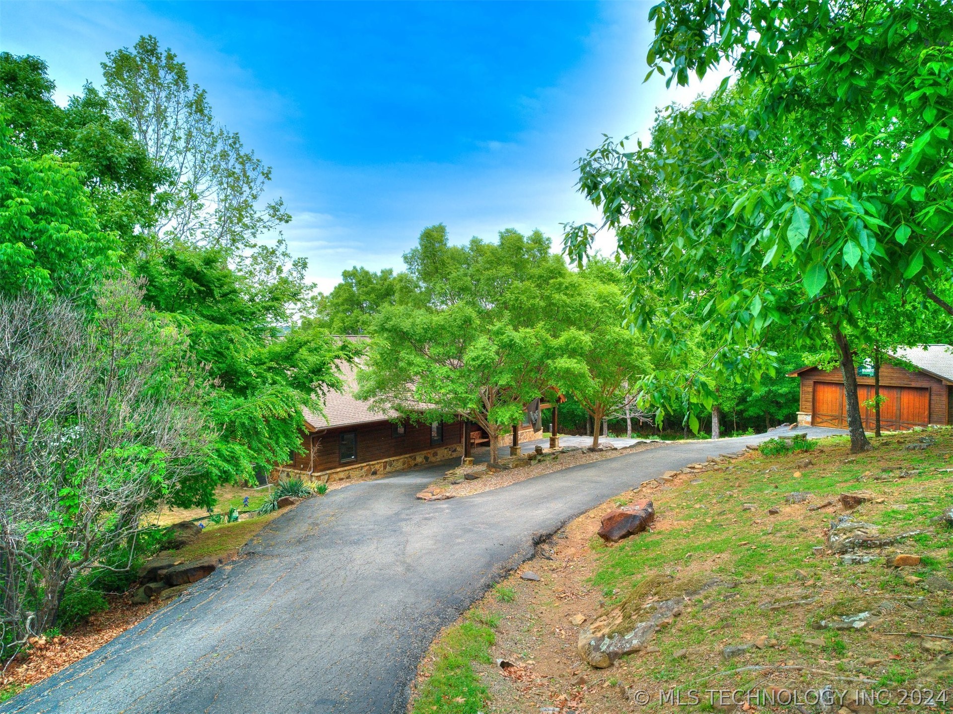 1807 Rose Lane
