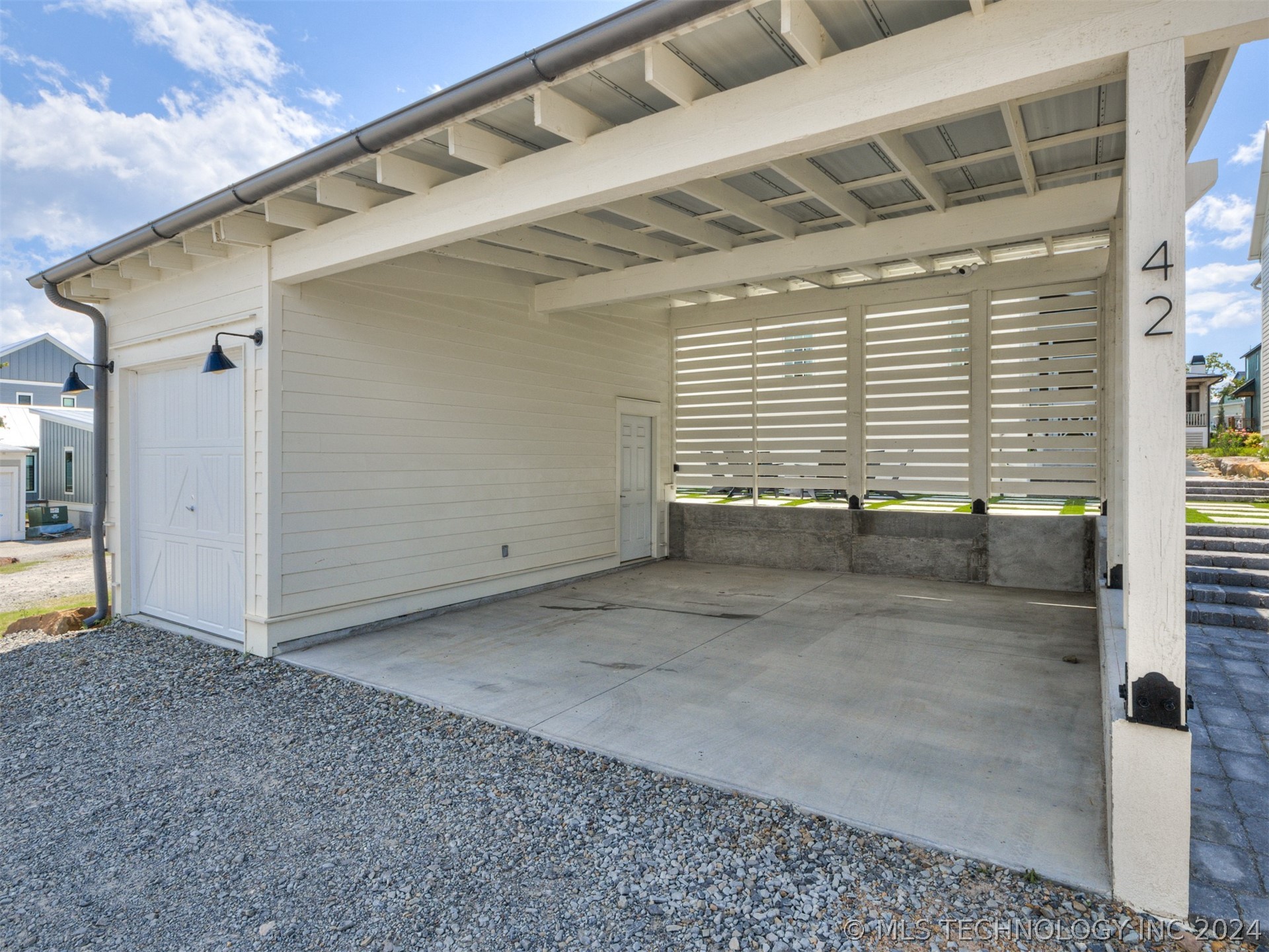 42 Ramble Along Road