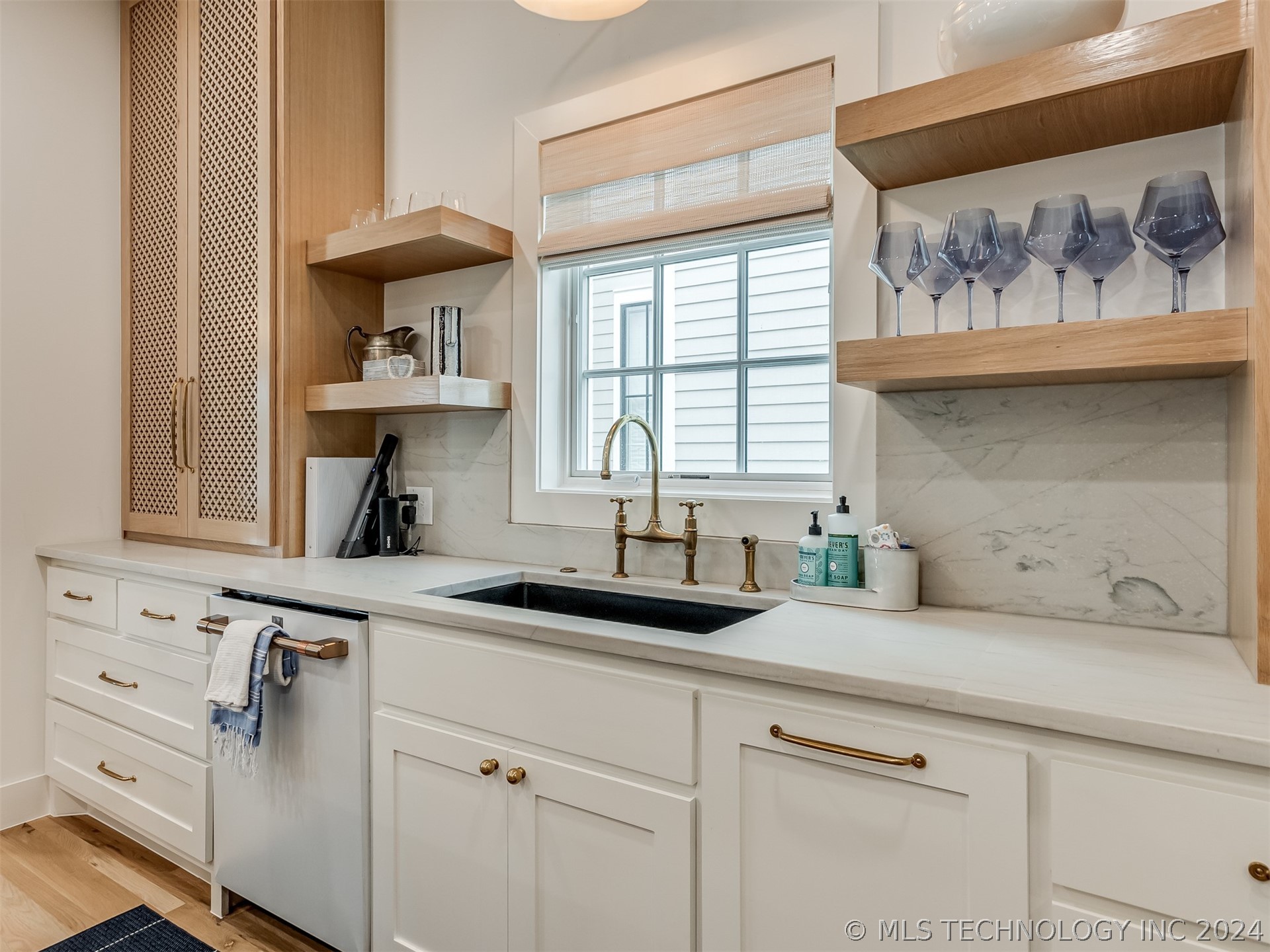 42 Ramble Along Road