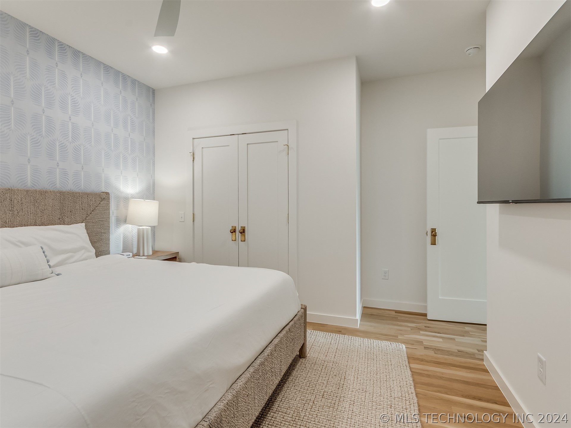 42 Ramble Along Road