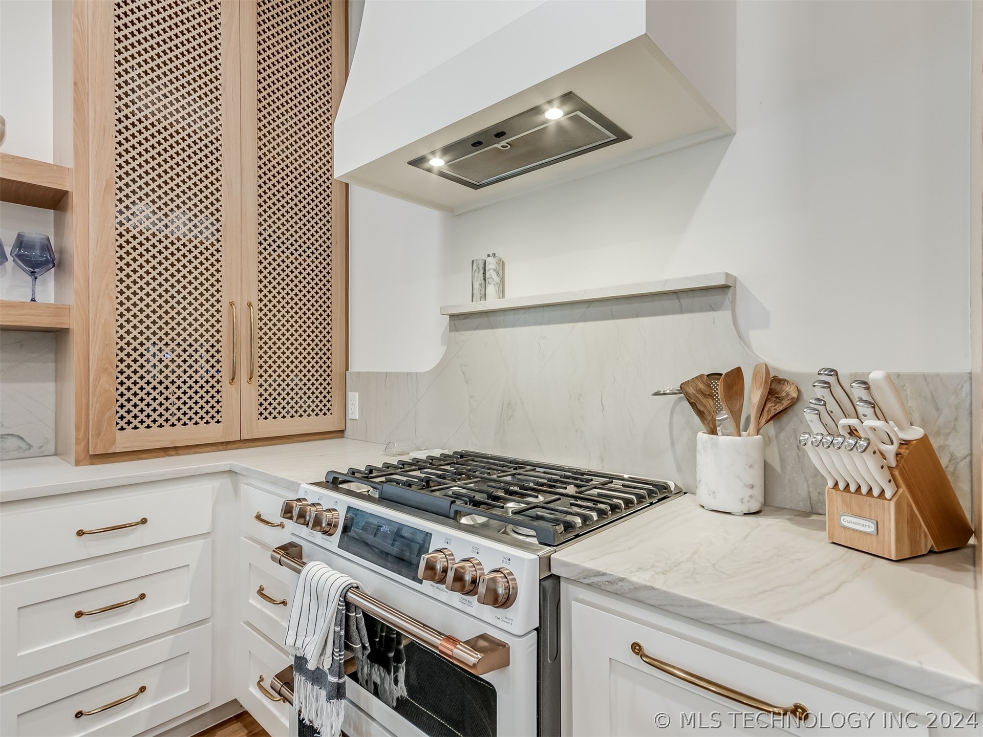 42 Ramble Along Road