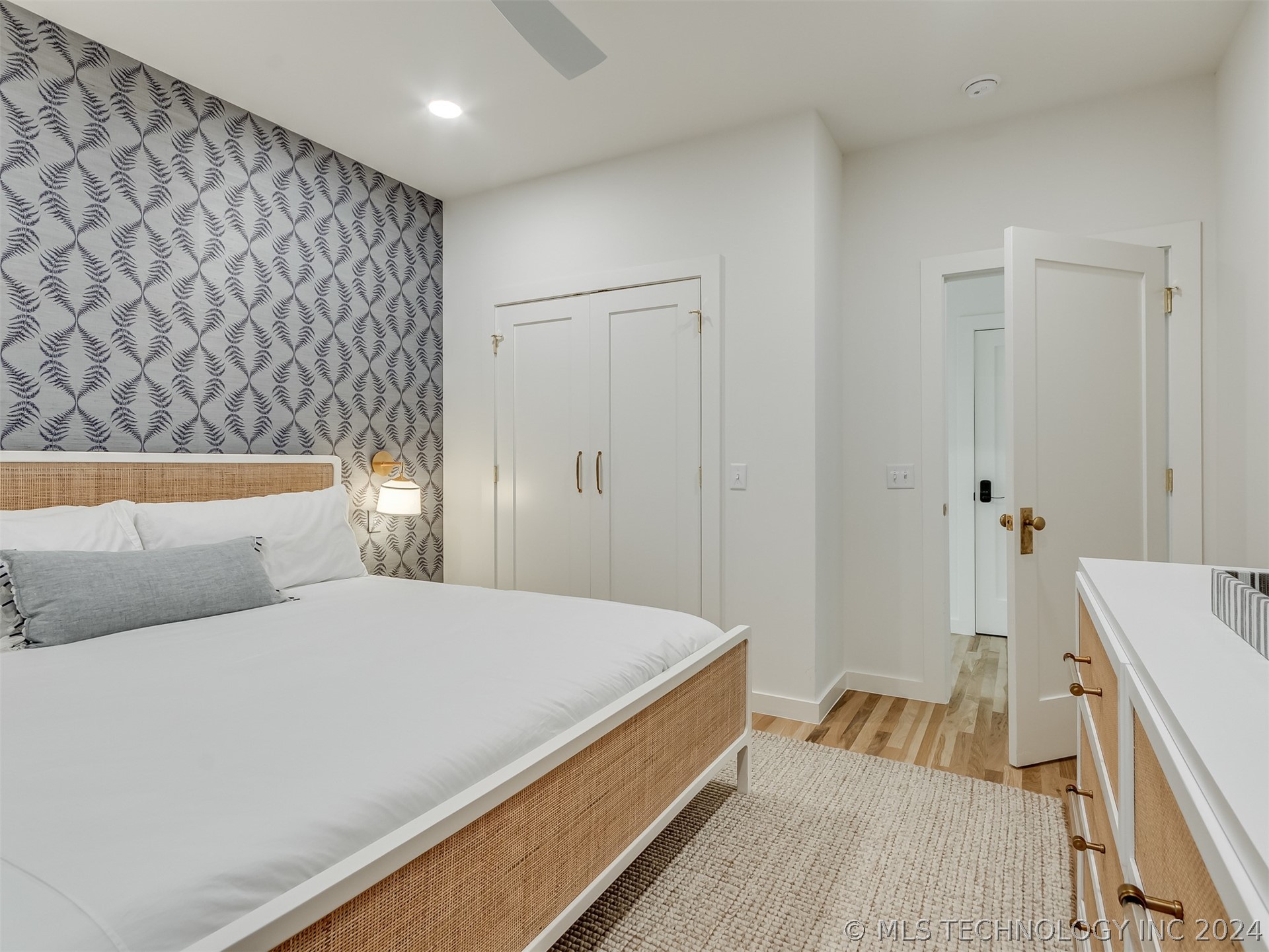 42 Ramble Along Road