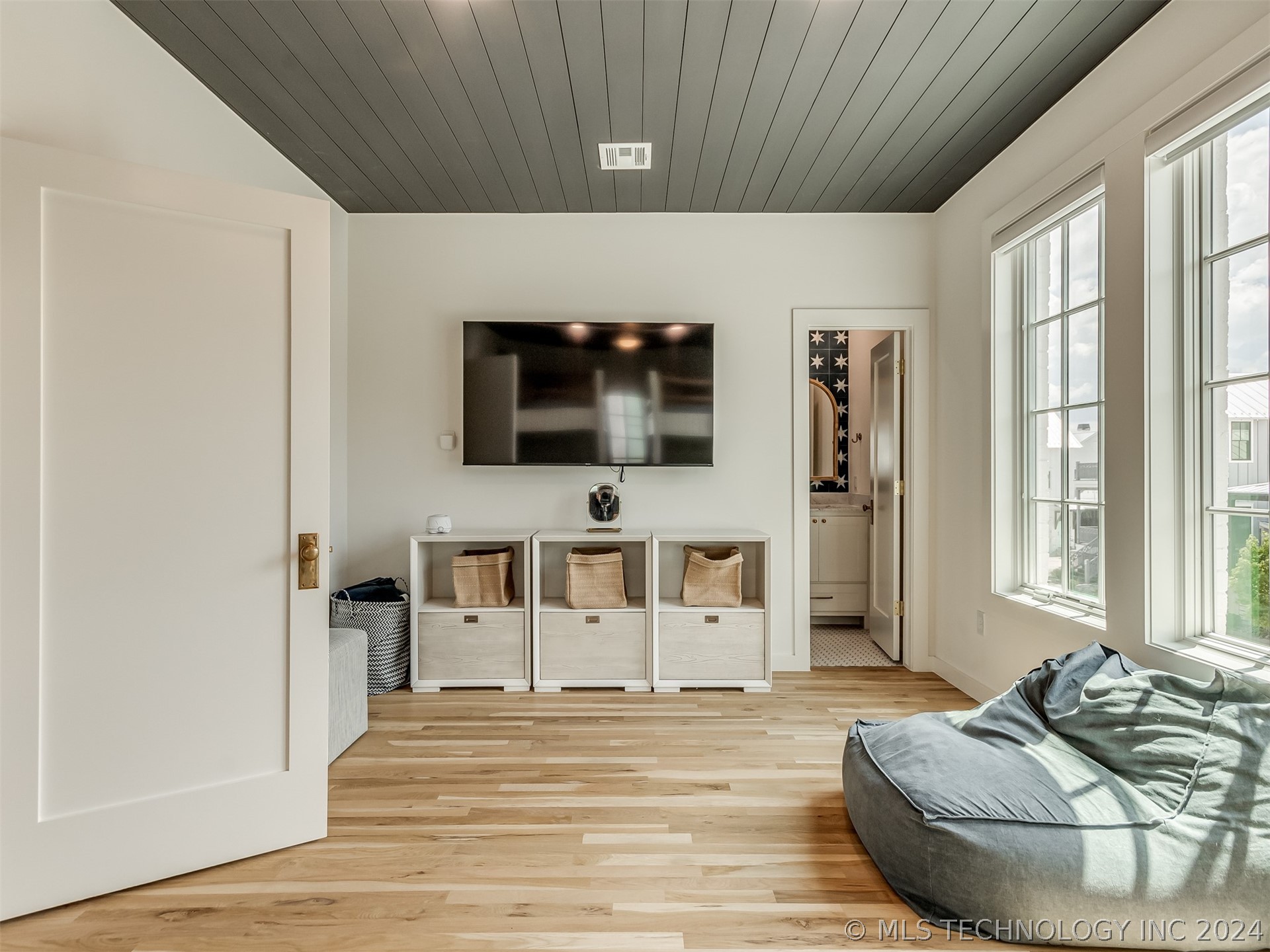 42 Ramble Along Road