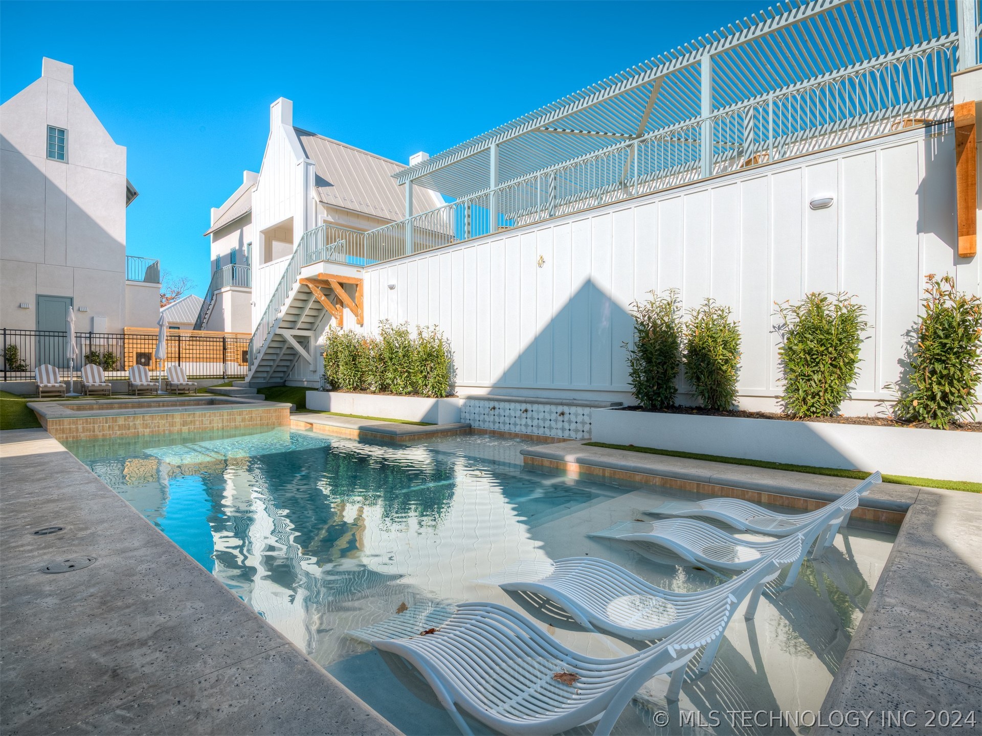 51 Lower Greenway B