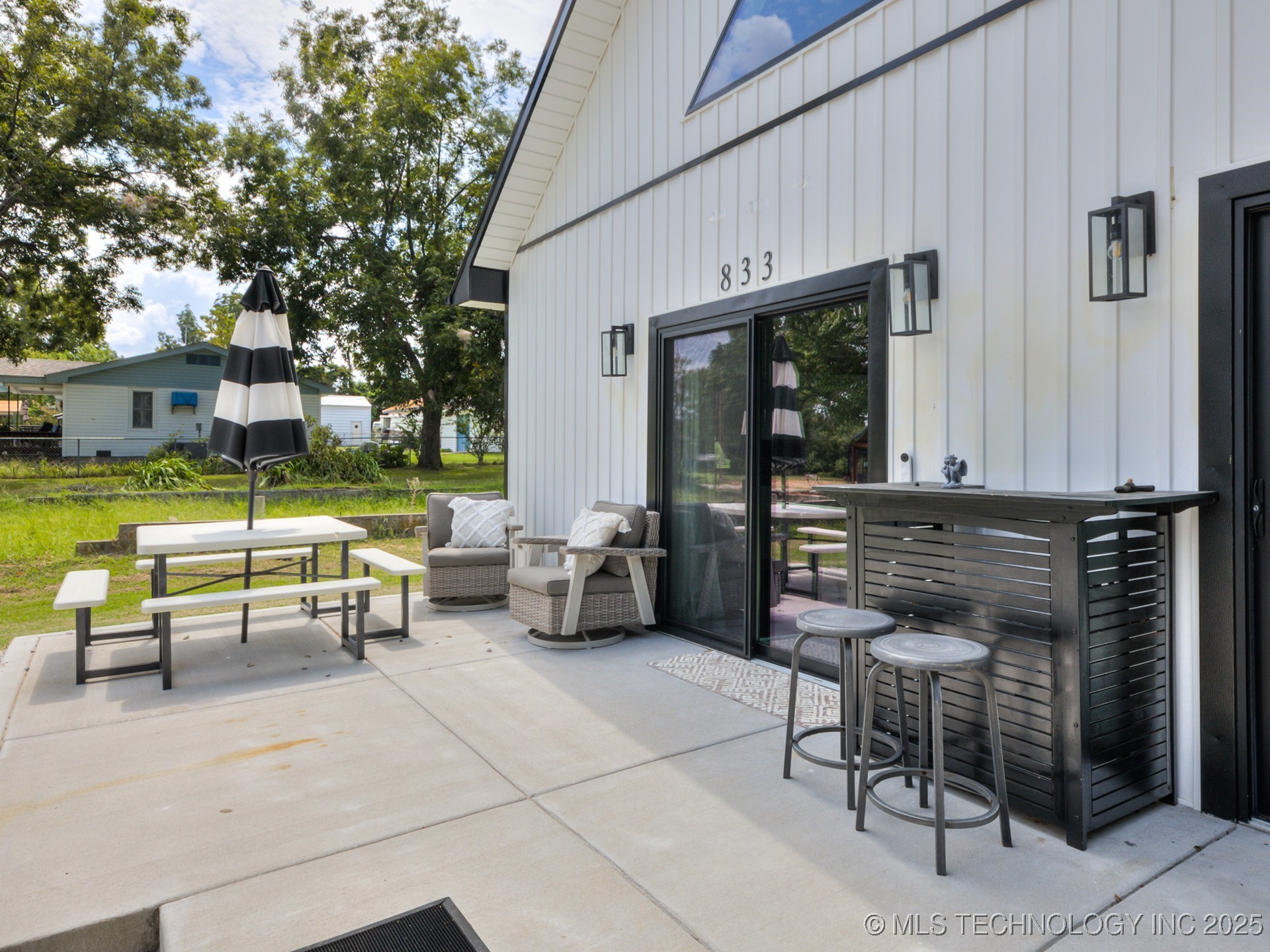 833 N Simpson
