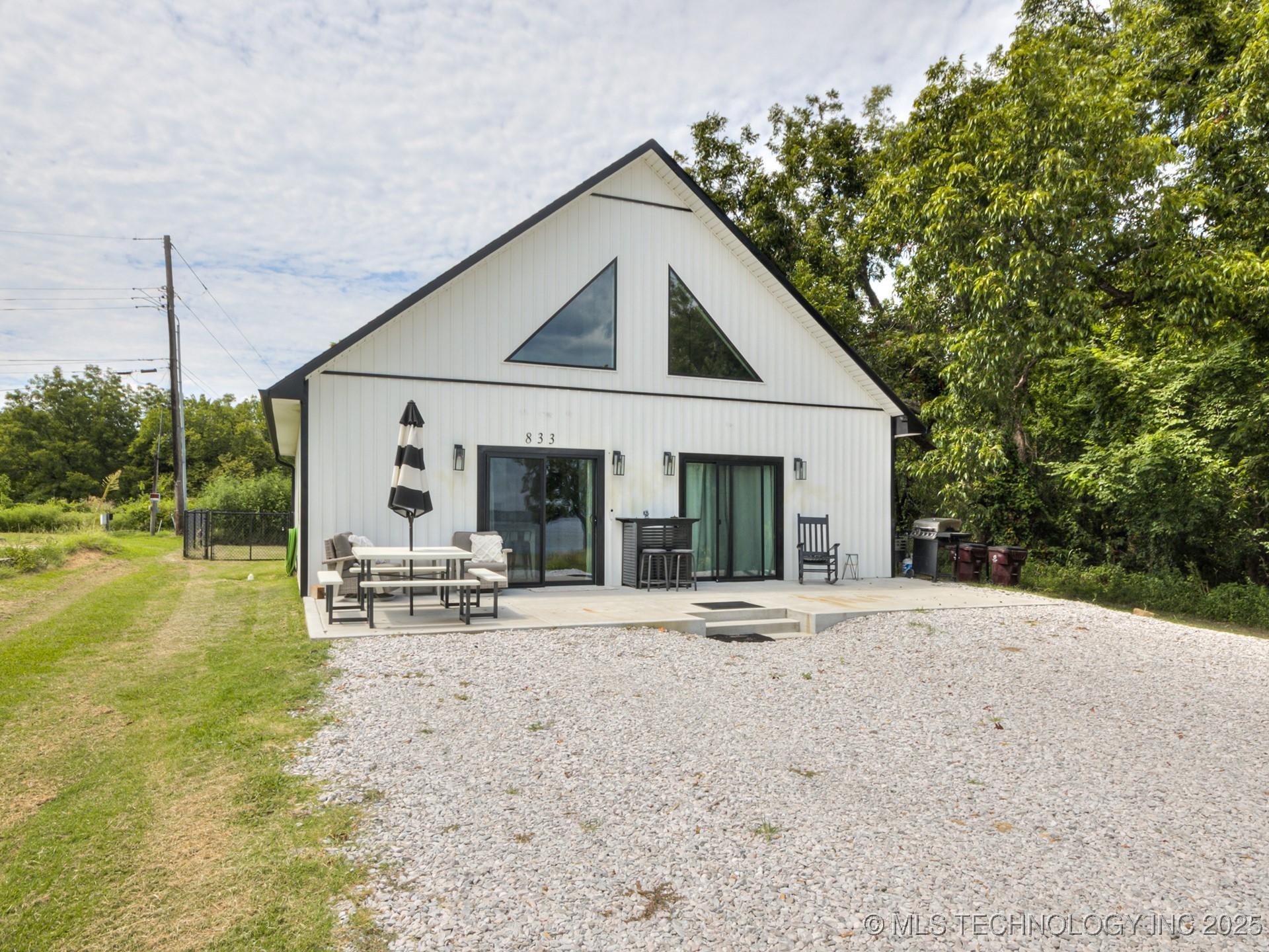 833 N Simpson