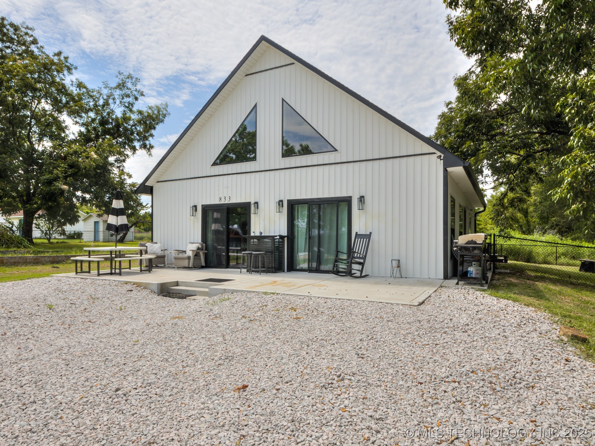 833 N Simpson