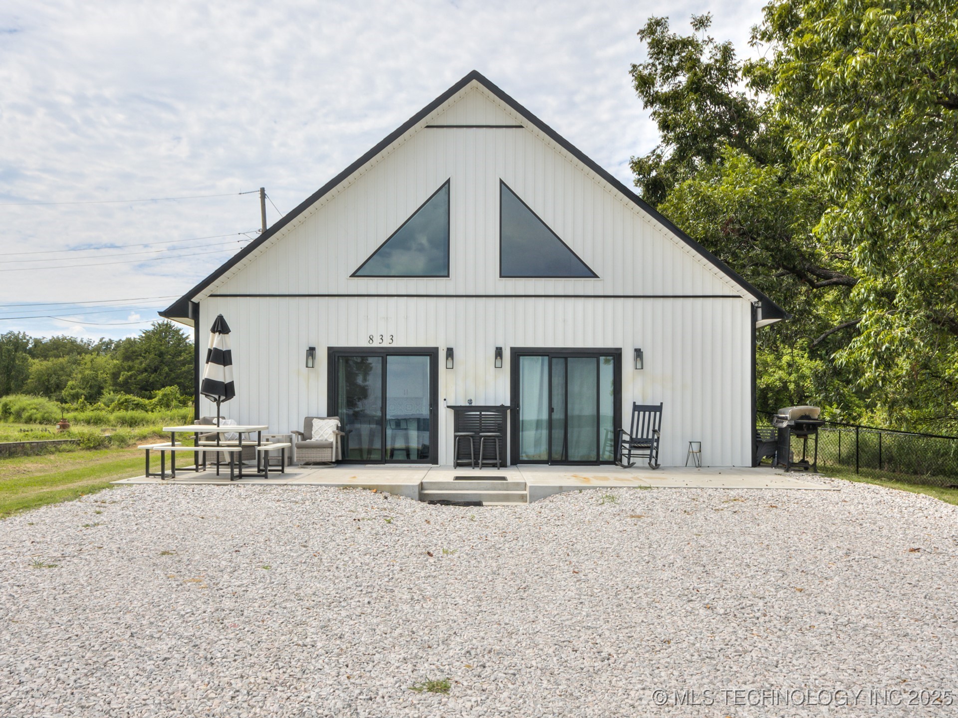 833 N Simpson