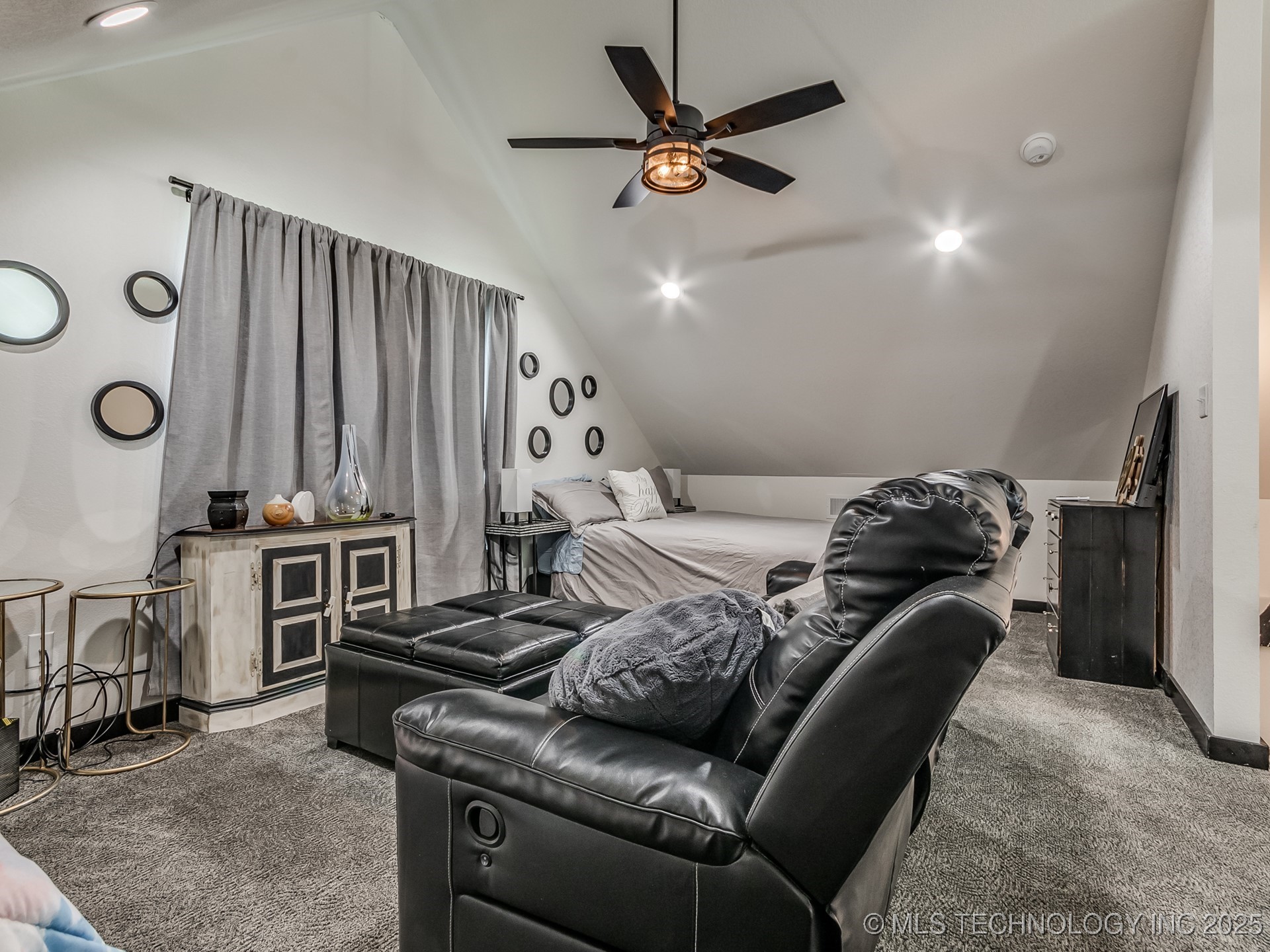 833 N Simpson