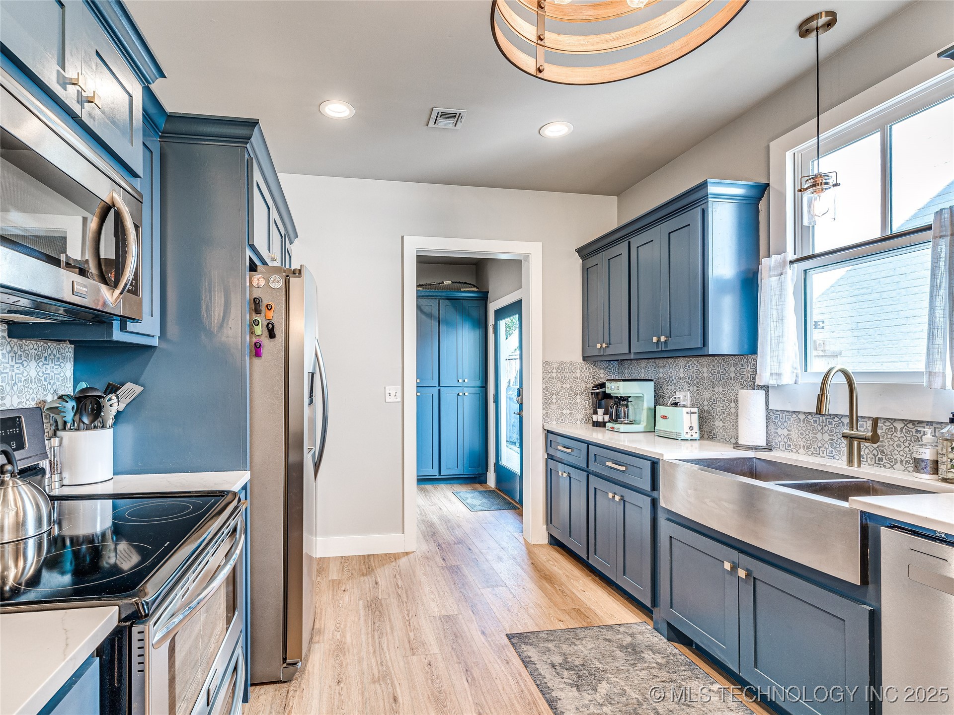 27 Firefly Lane