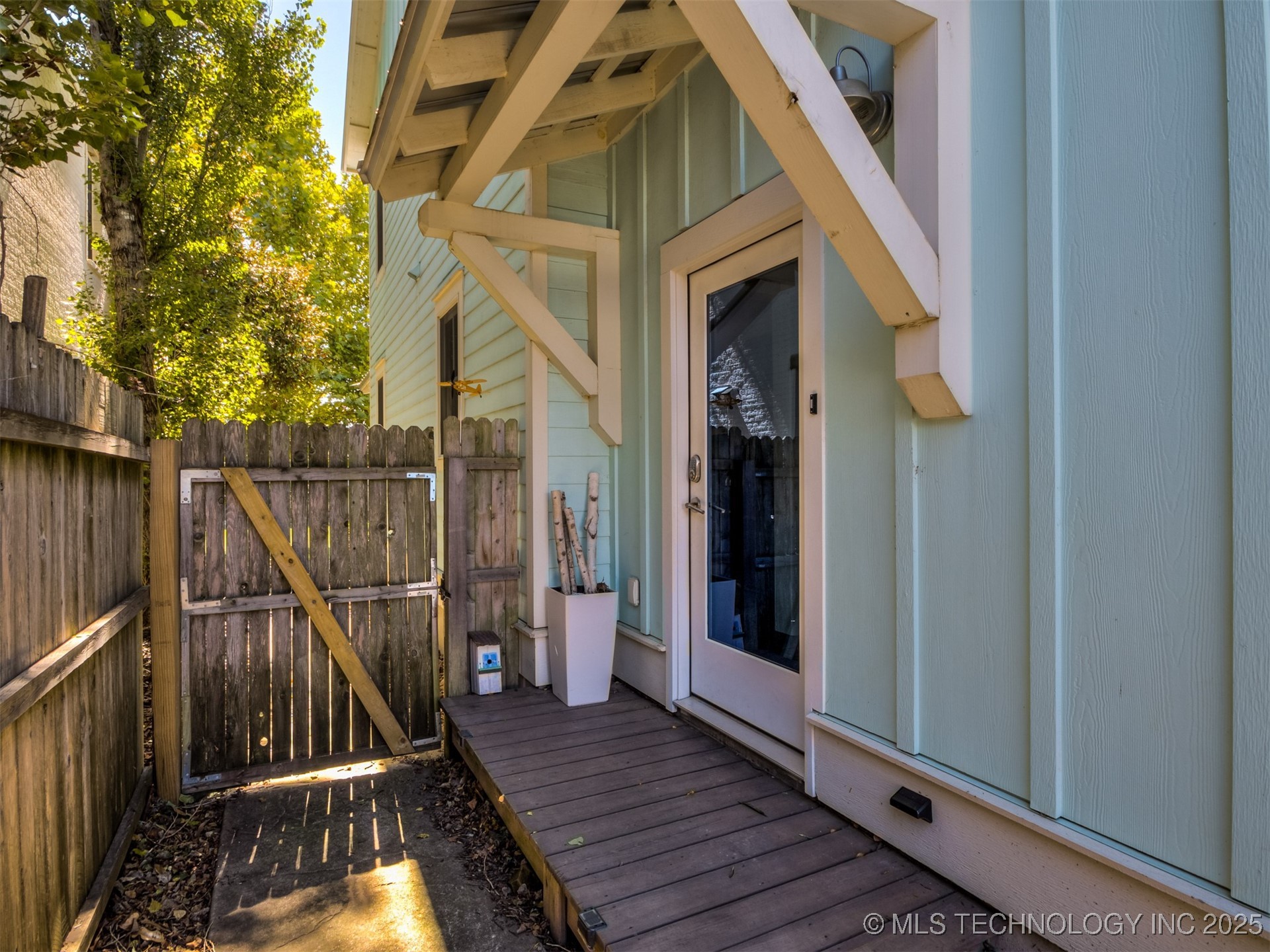 27 Firefly Lane