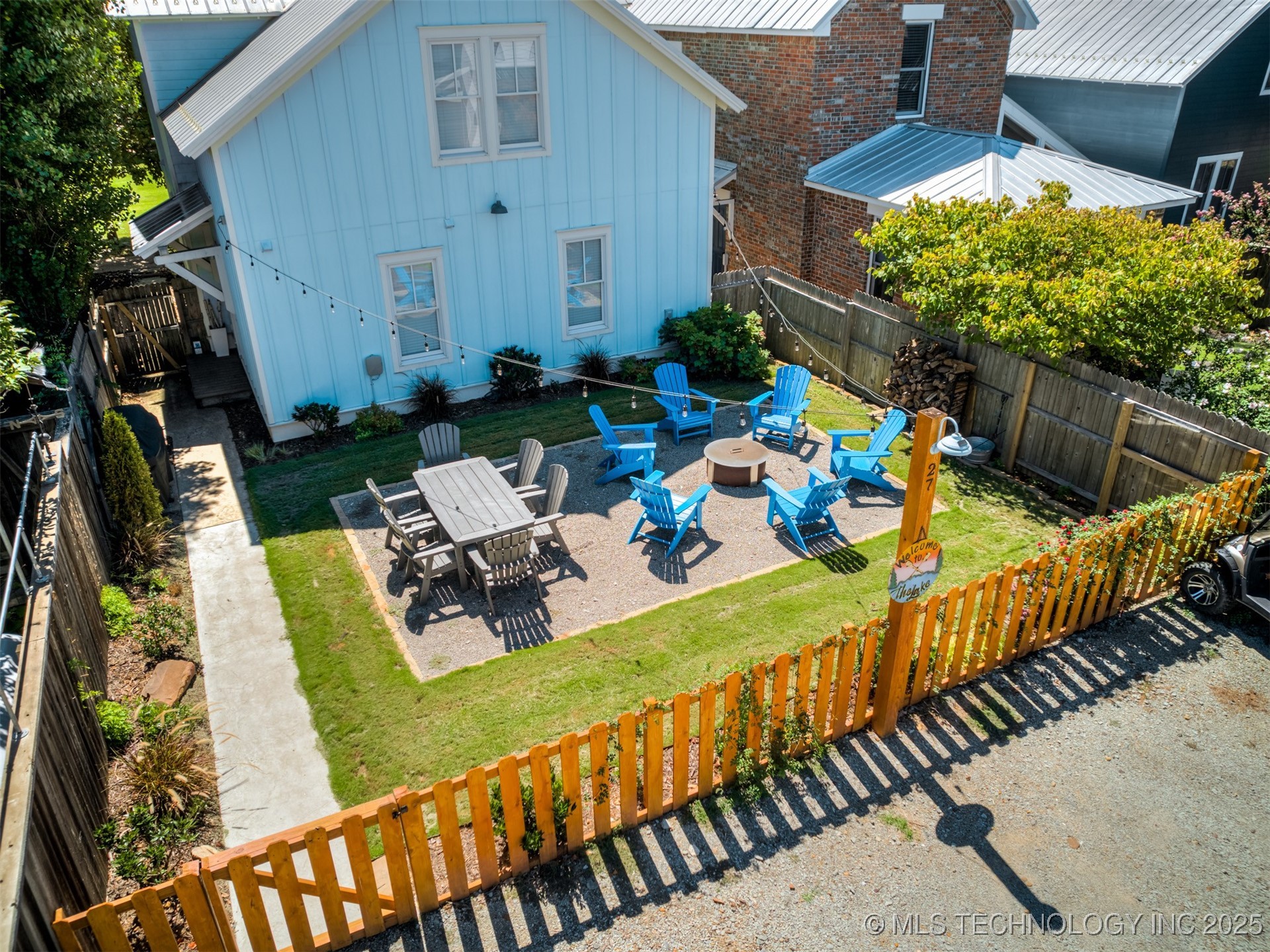 27 Firefly Lane