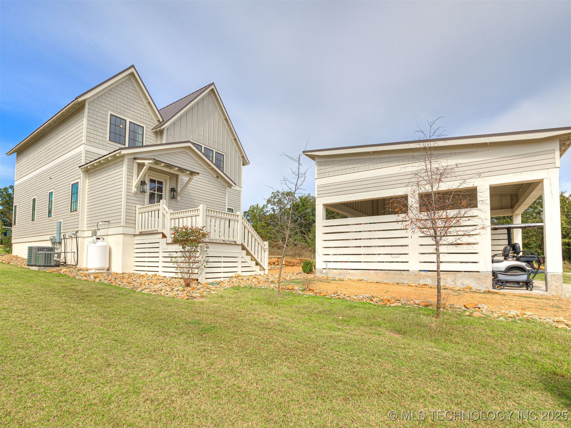 52 Redbud Street