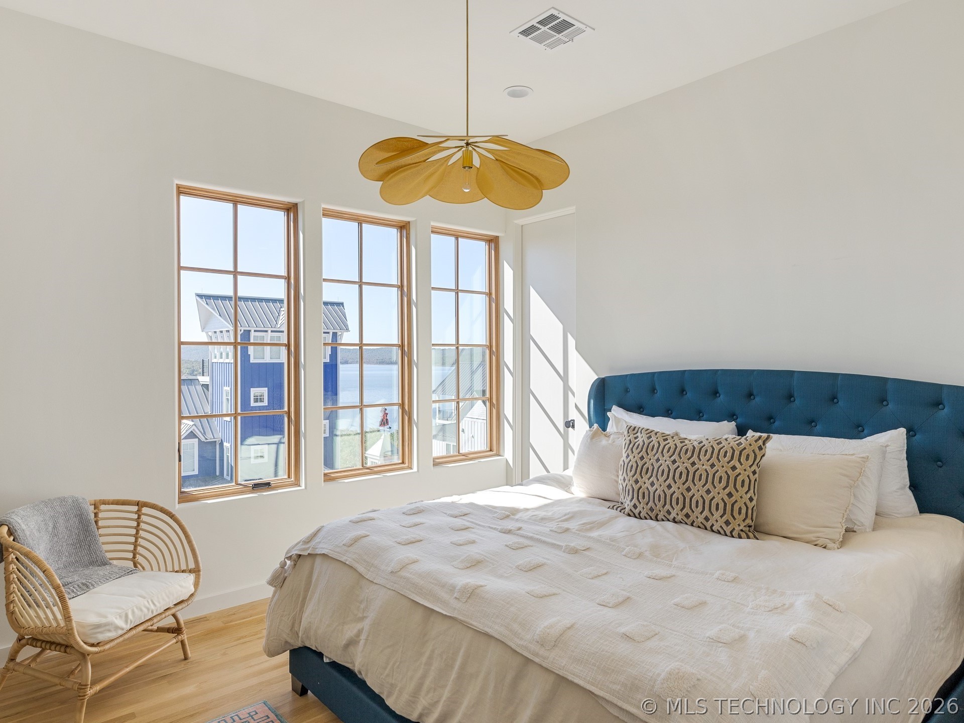 105 Lower Greenway
