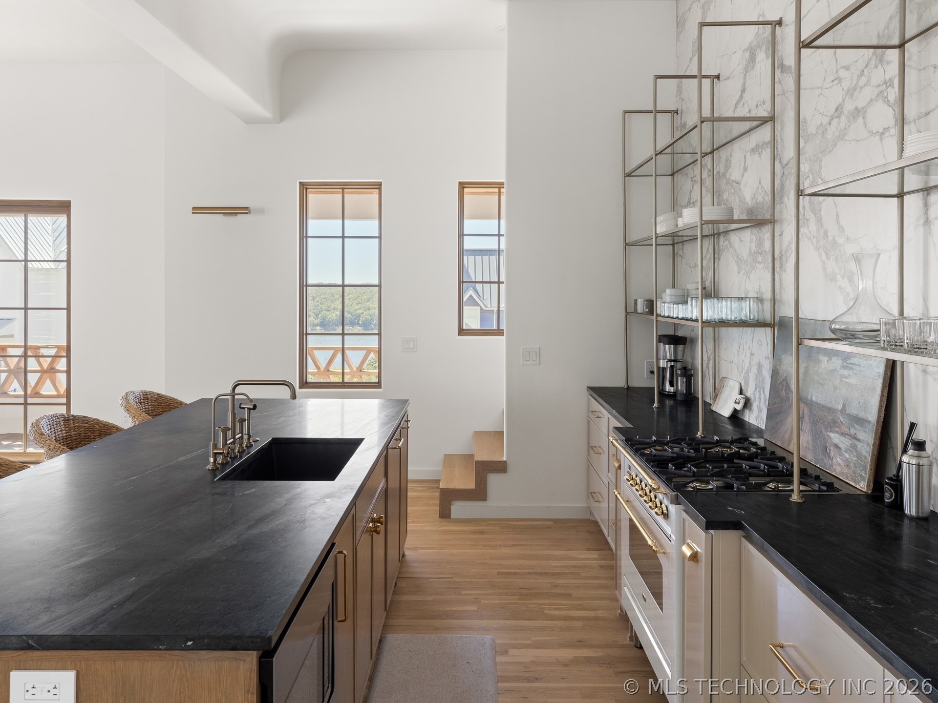 105 Lower Greenway