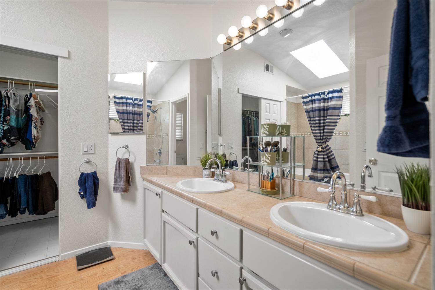 3513 Ridge Rim Court