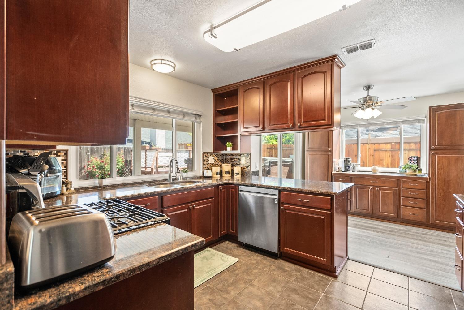 3513 Ridge Rim Court