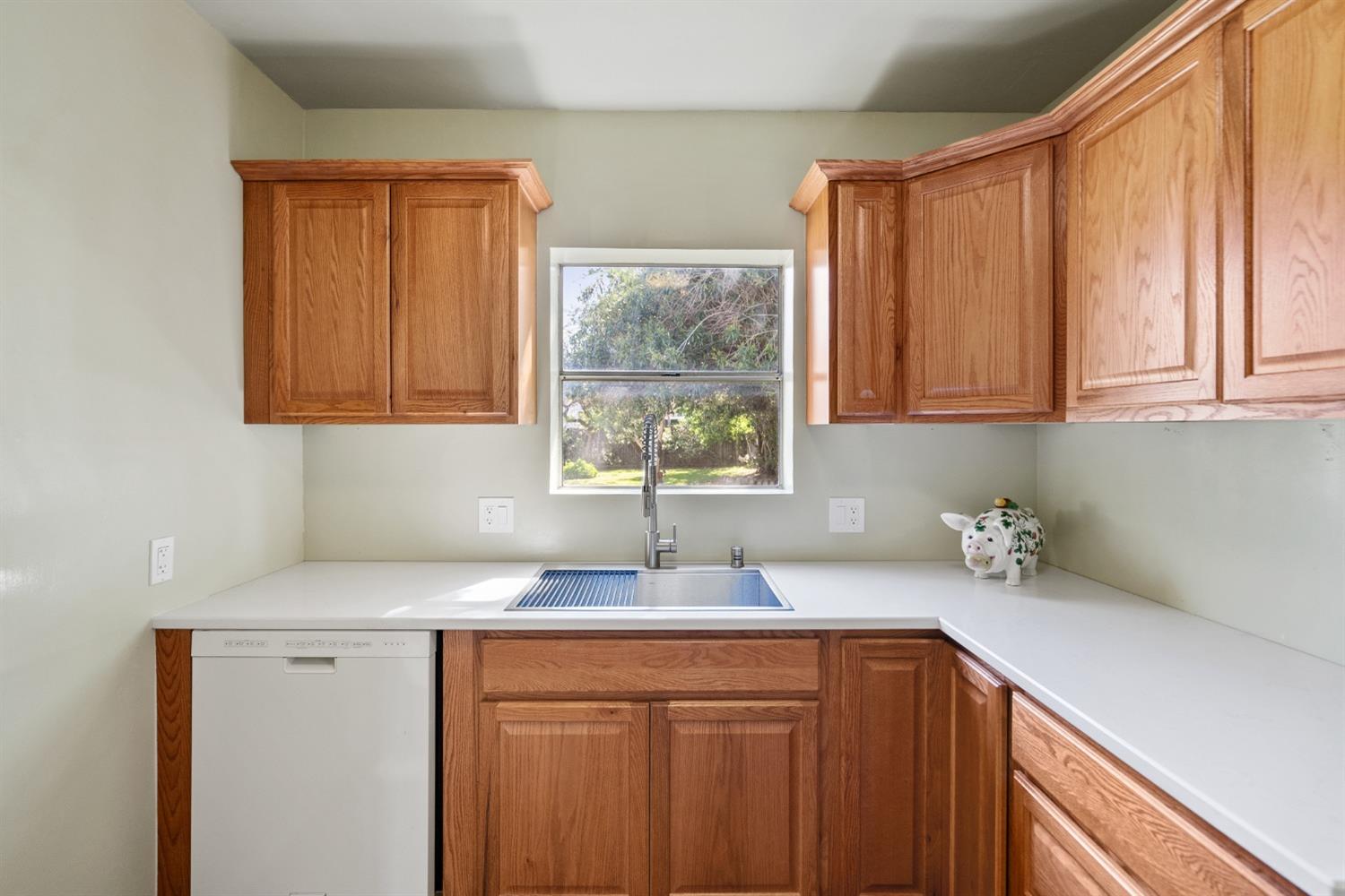 2562 Erickson Street