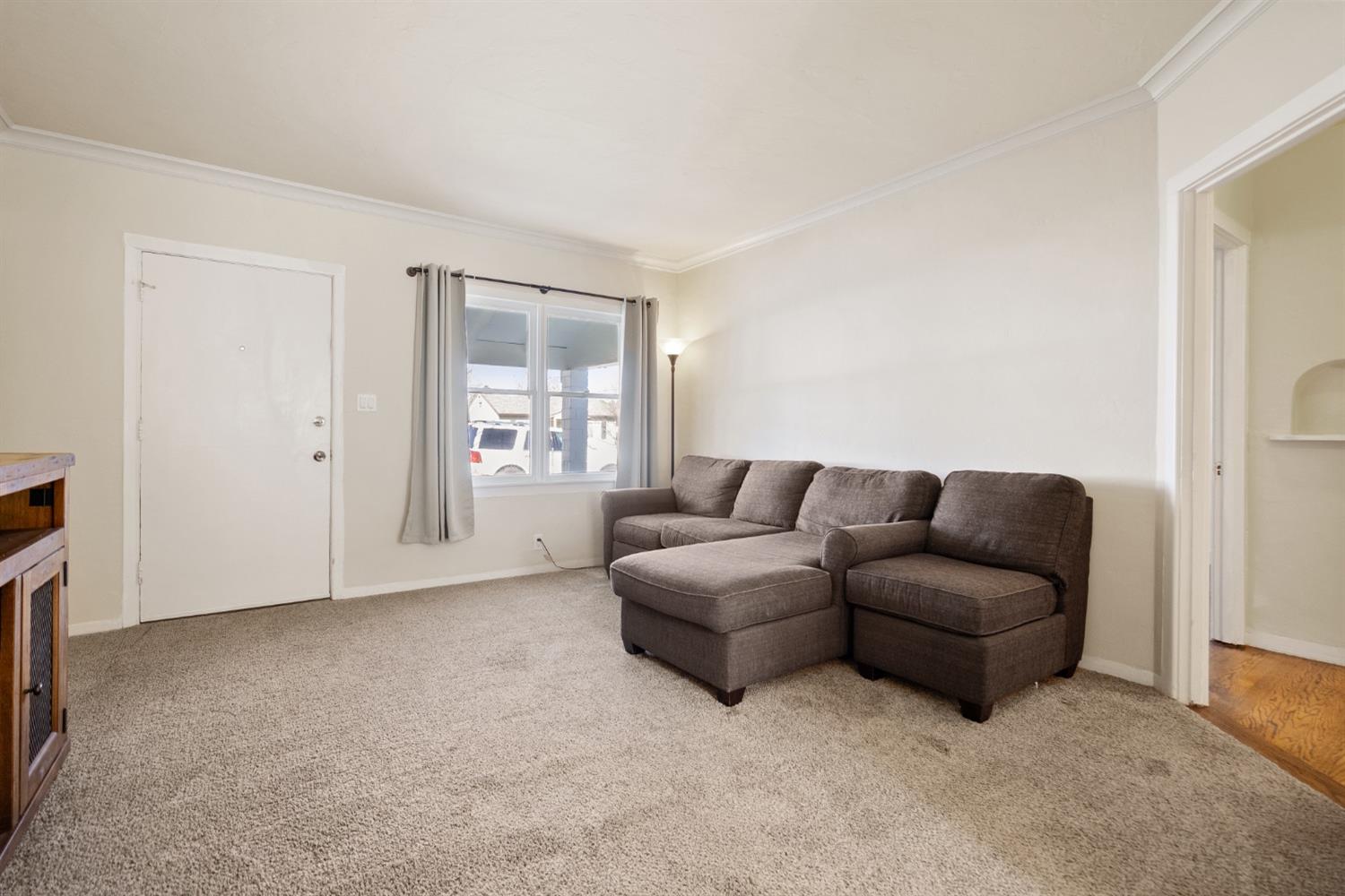 2562 Erickson Street