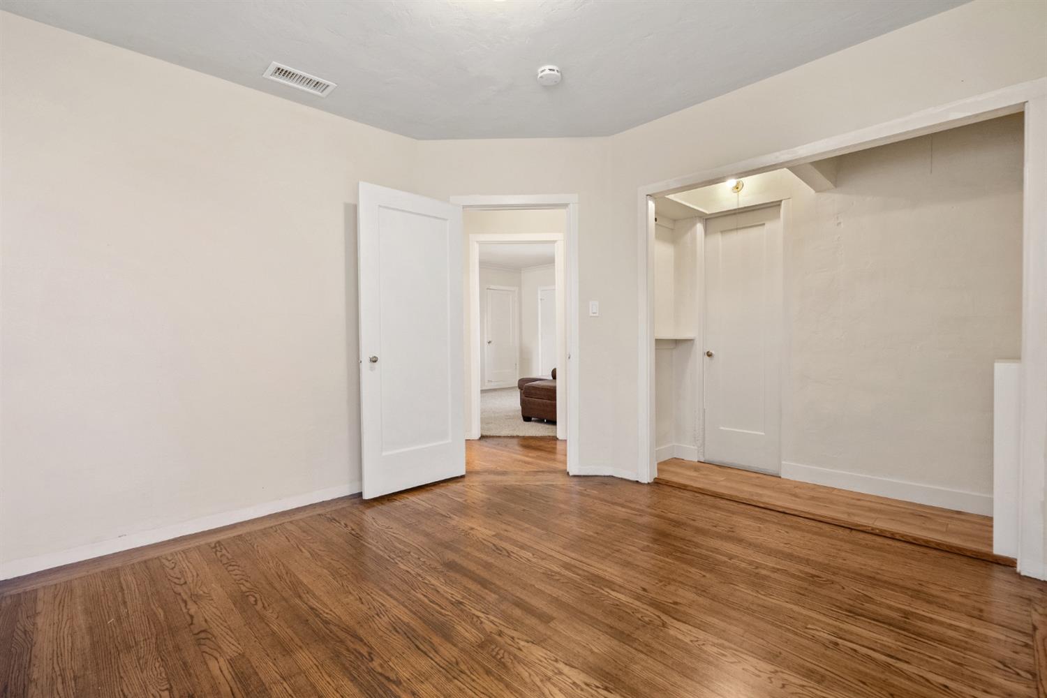 2562 Erickson Street