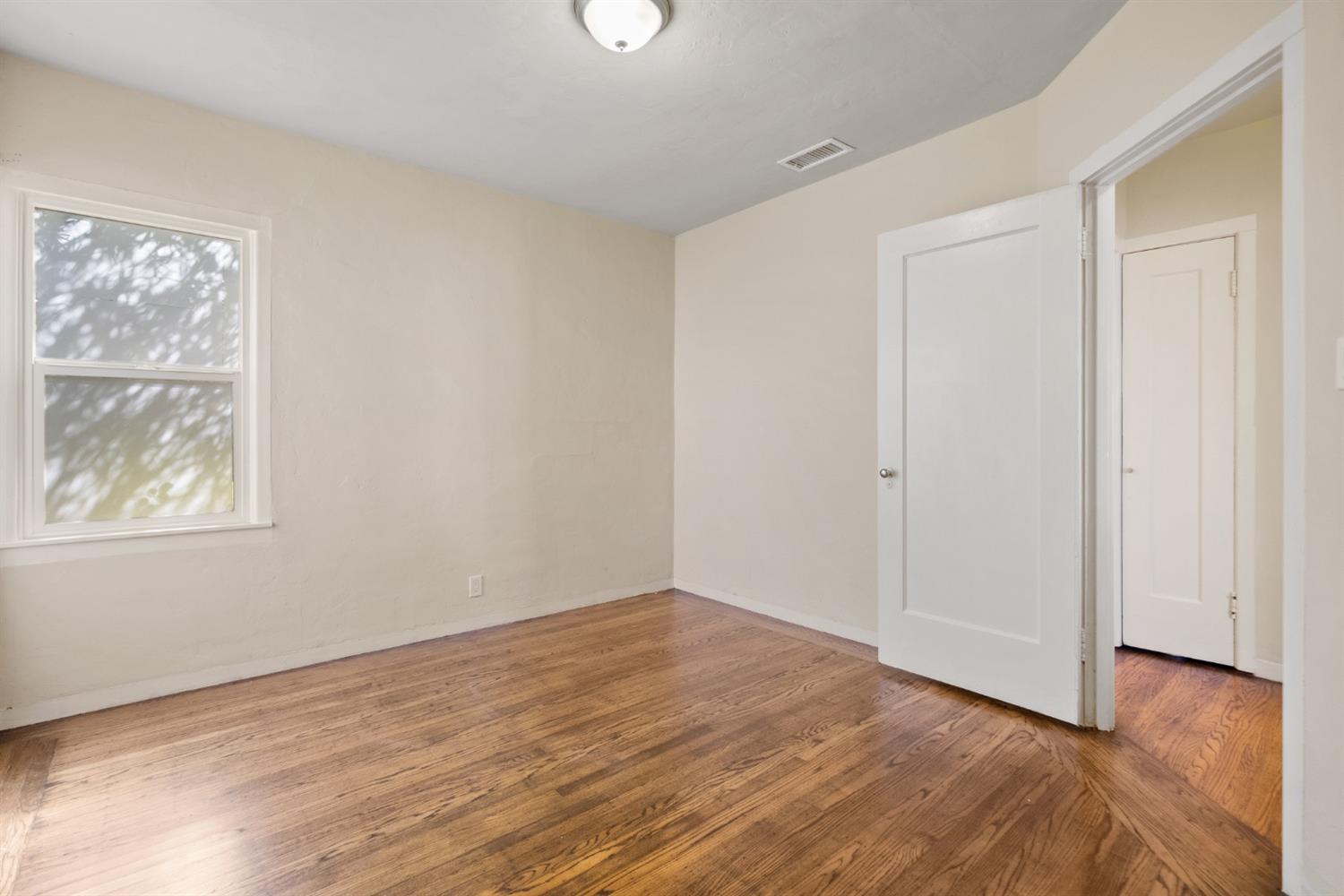 2562 Erickson Street