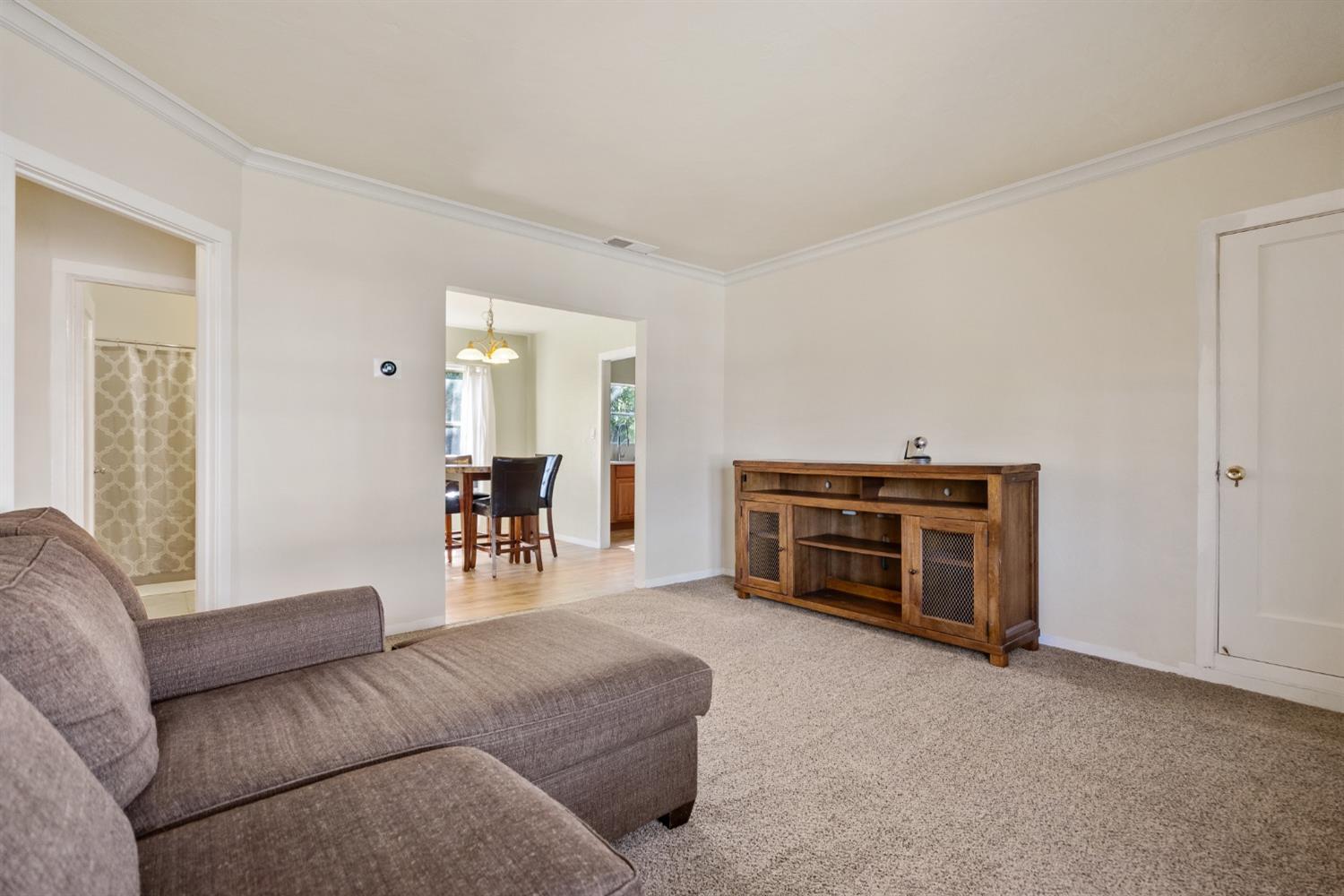 2562 Erickson Street