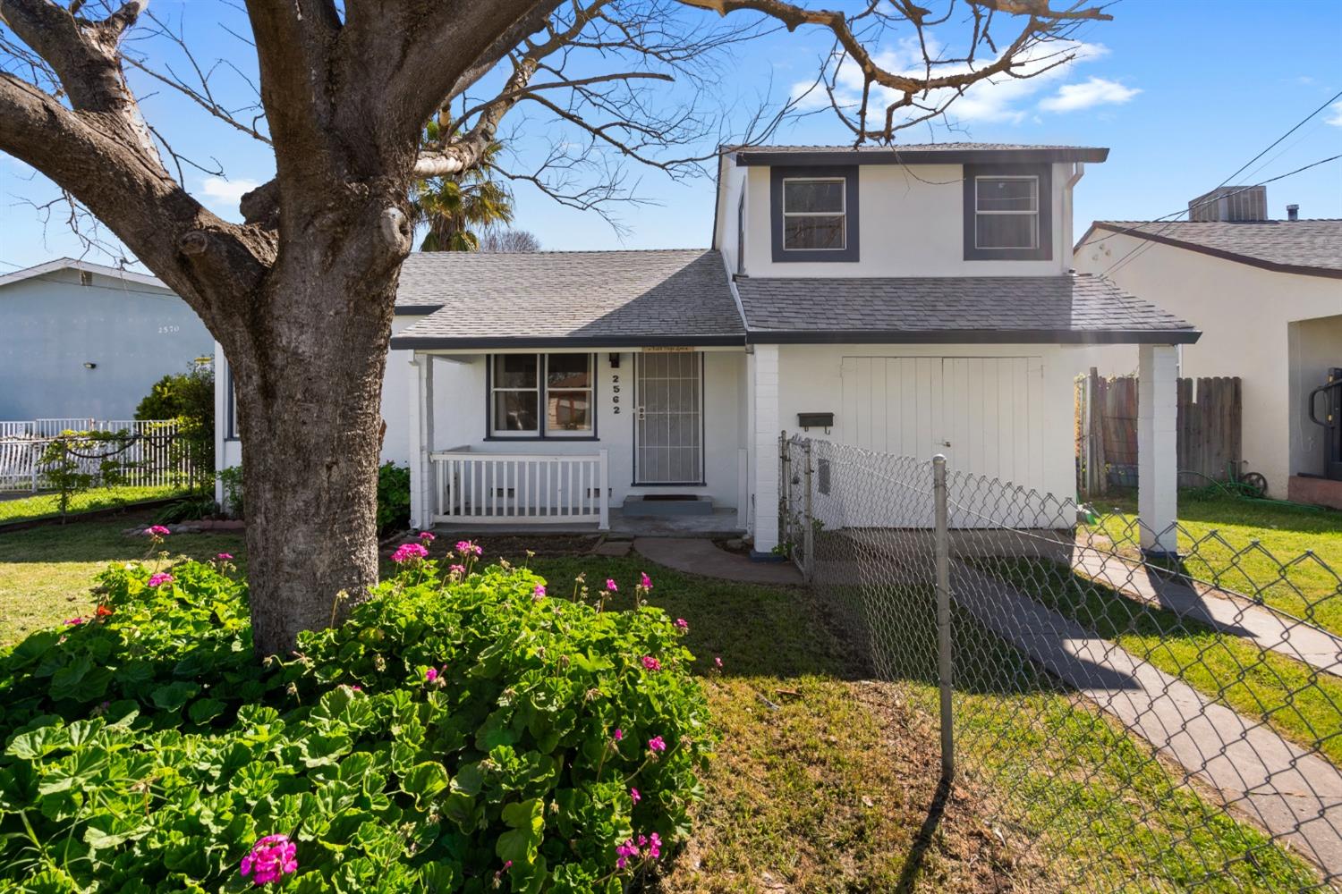 2562 Erickson Street