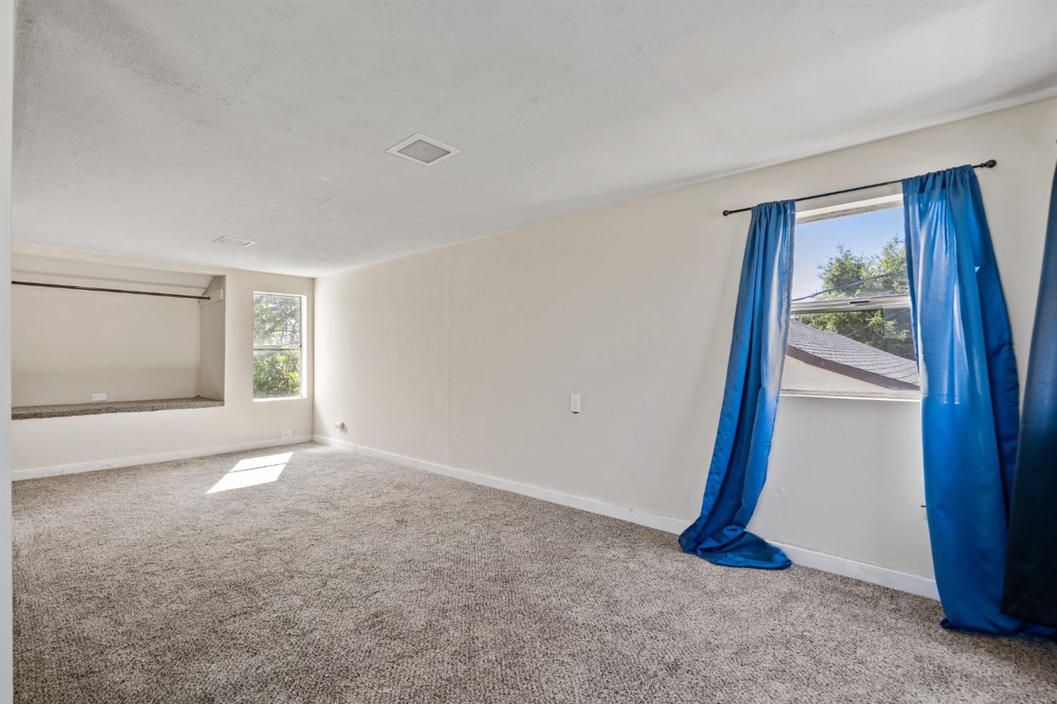 2562 Erickson Street