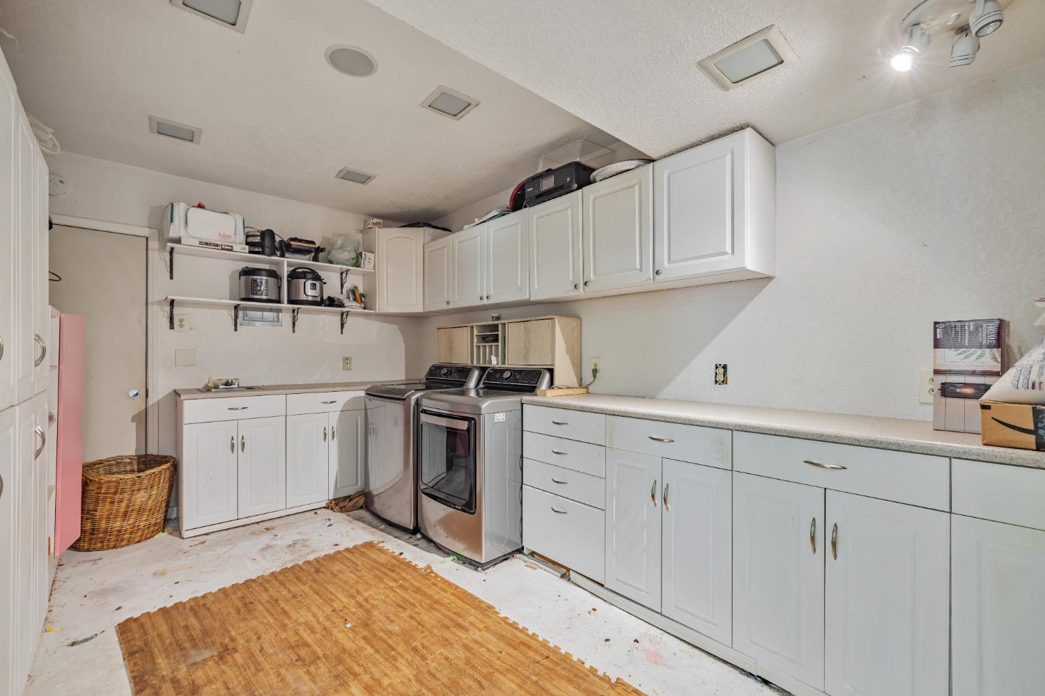3212 Hurley Way
