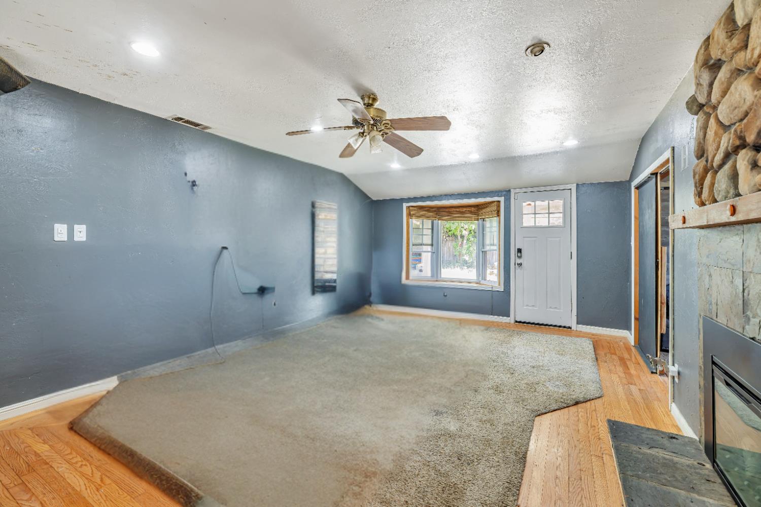 3212 Hurley Way