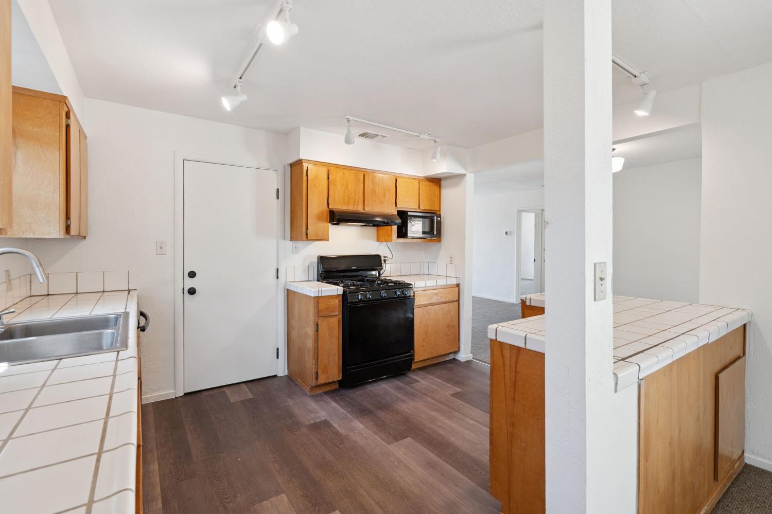 1811 Roanoke Avenue