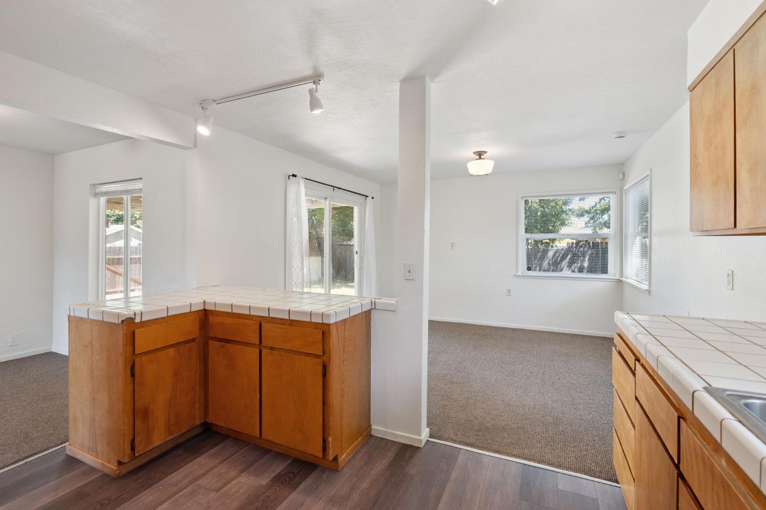1811 Roanoke Avenue