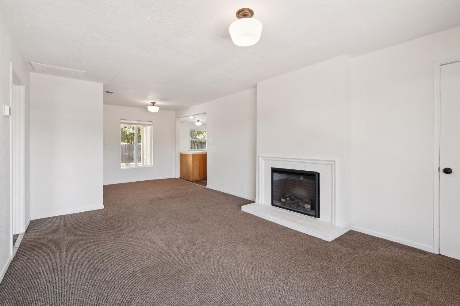 1811 Roanoke Avenue