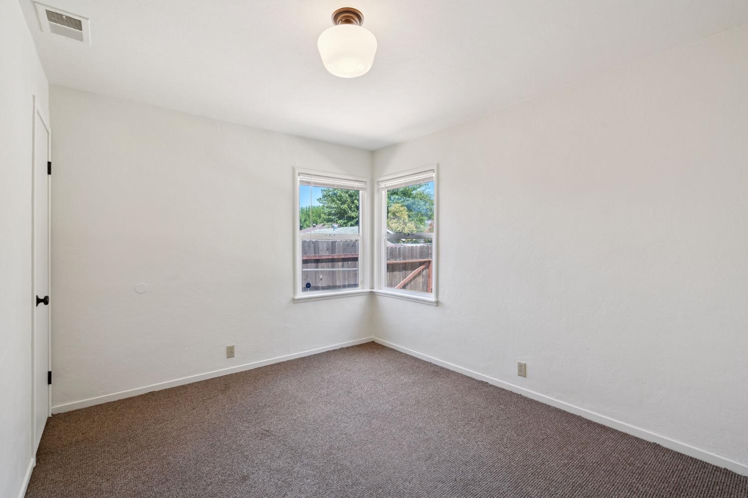 1811 Roanoke Avenue
