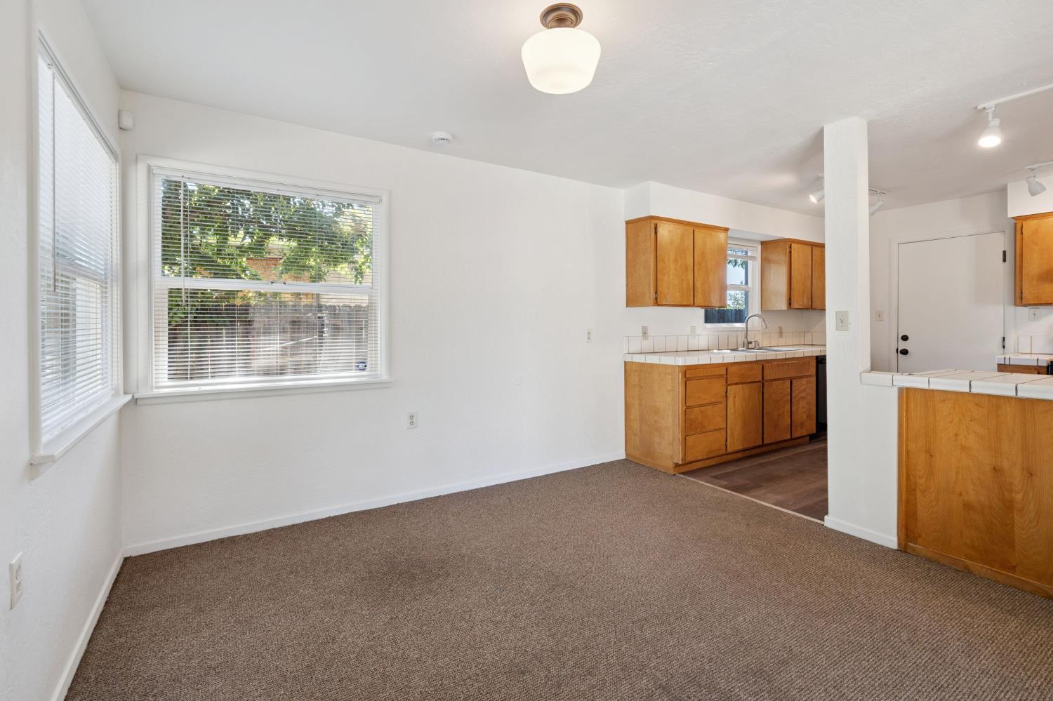 1811 Roanoke Avenue