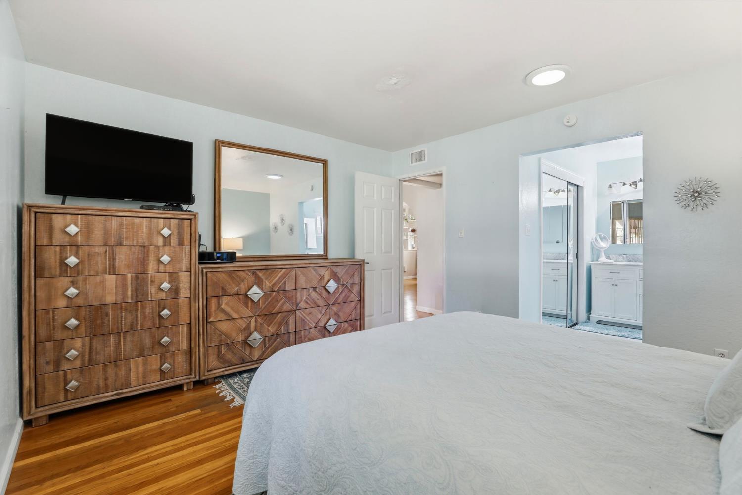 7545 Almondwood Avenue