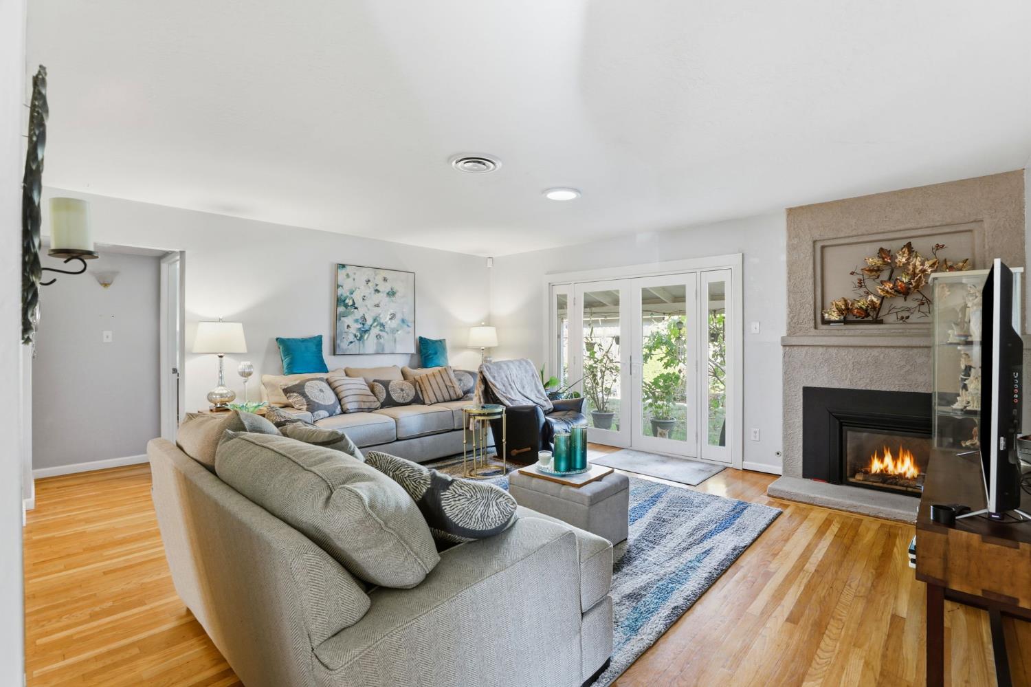 7545 Almondwood Avenue