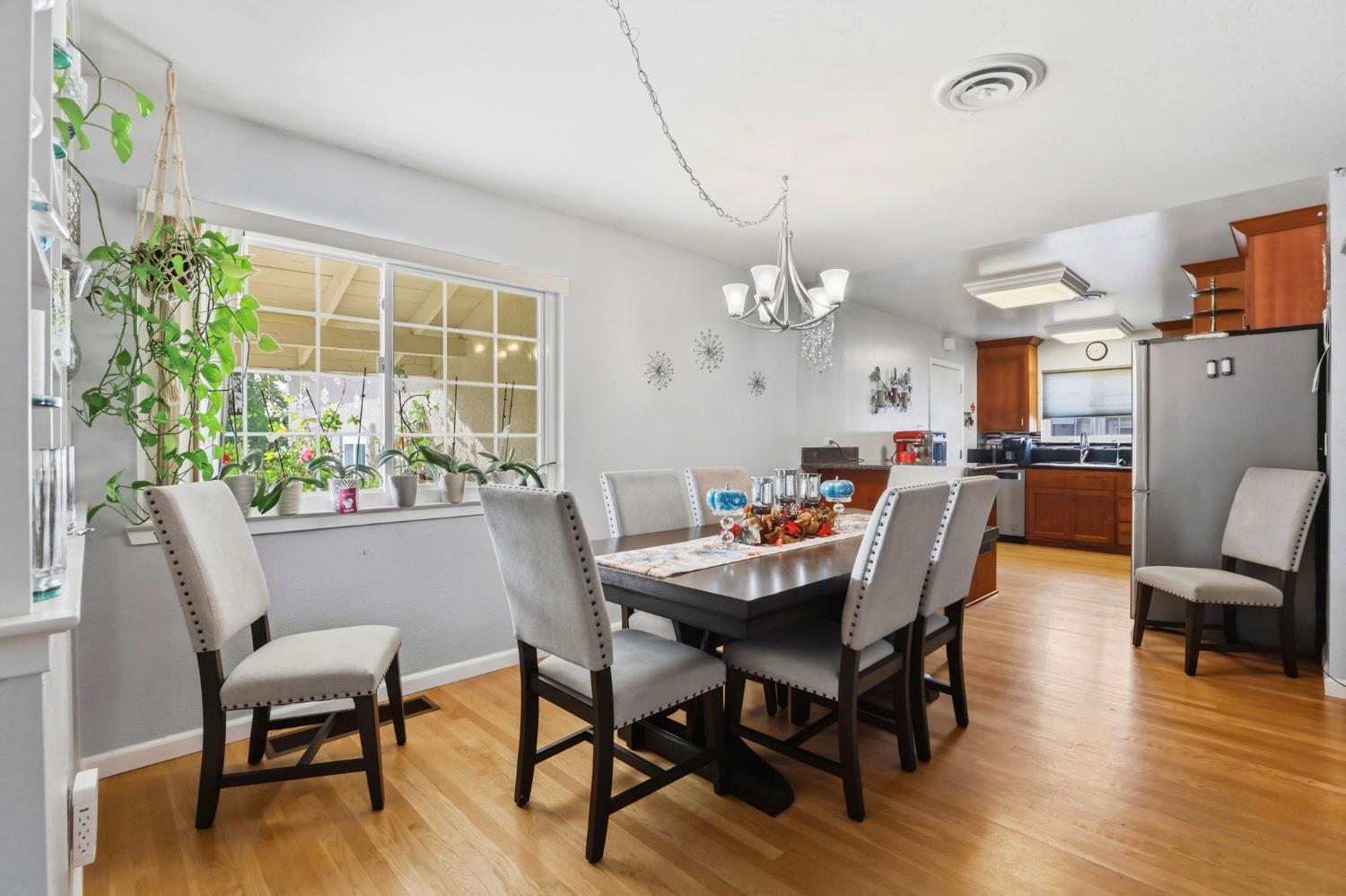 7545 Almondwood Avenue