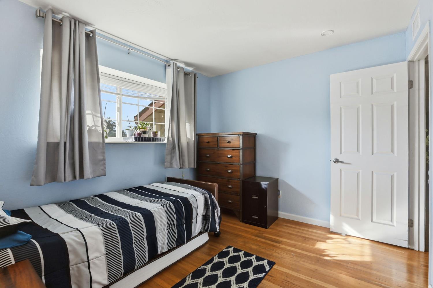 7545 Almondwood Avenue