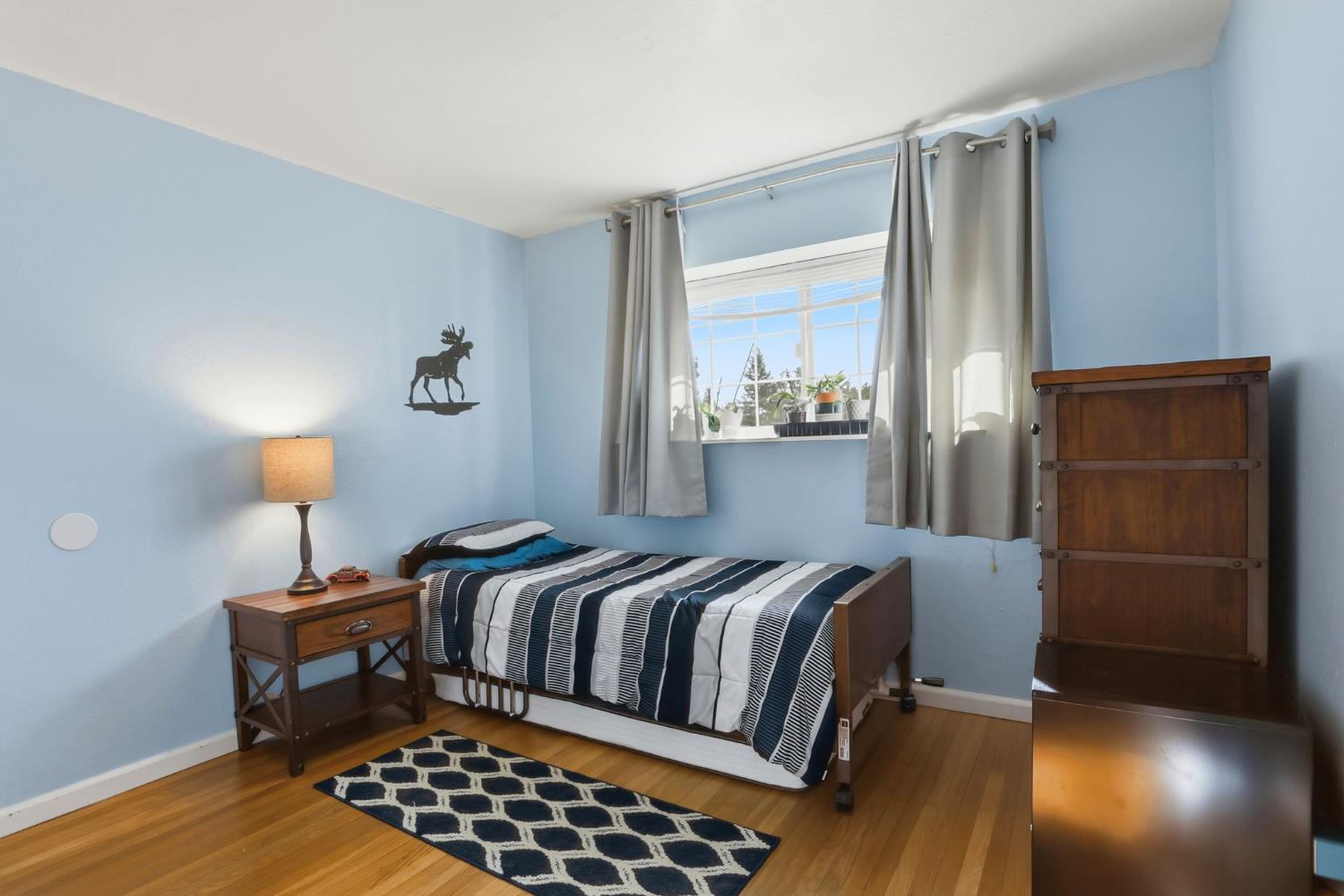 7545 Almondwood Avenue