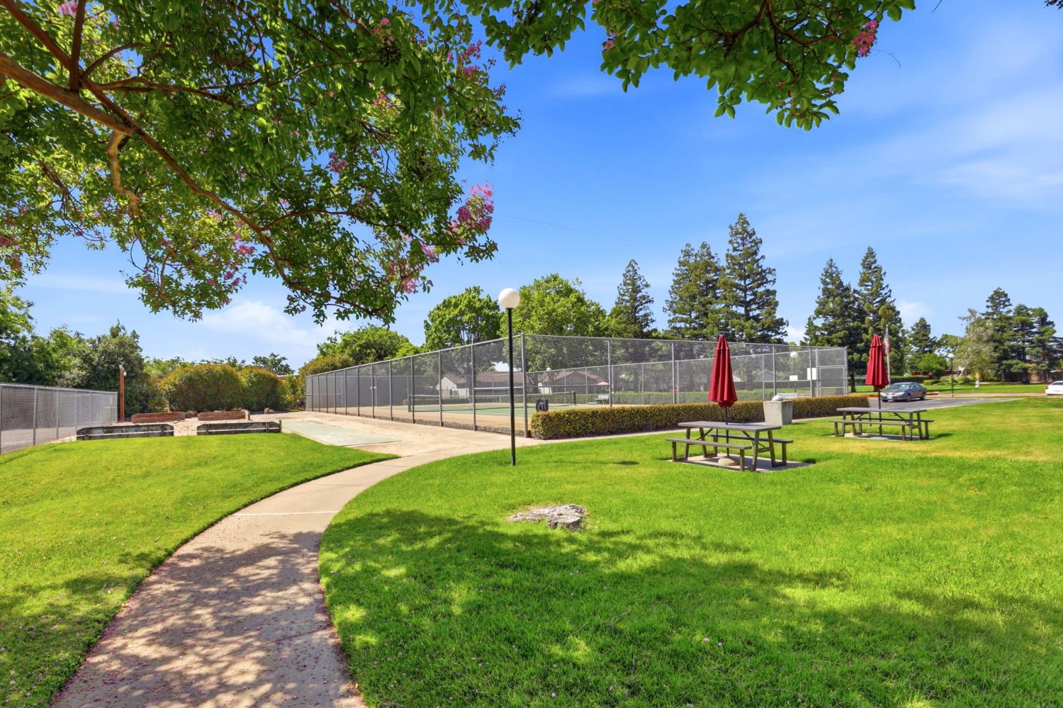 7526 Sunfaire Lane
