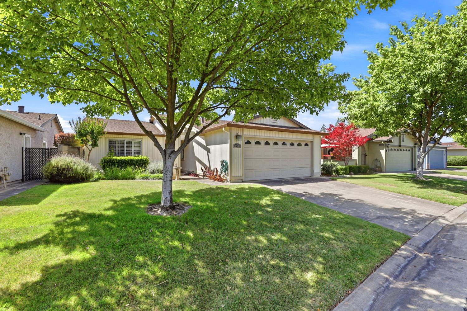 7526 Sunfaire Lane