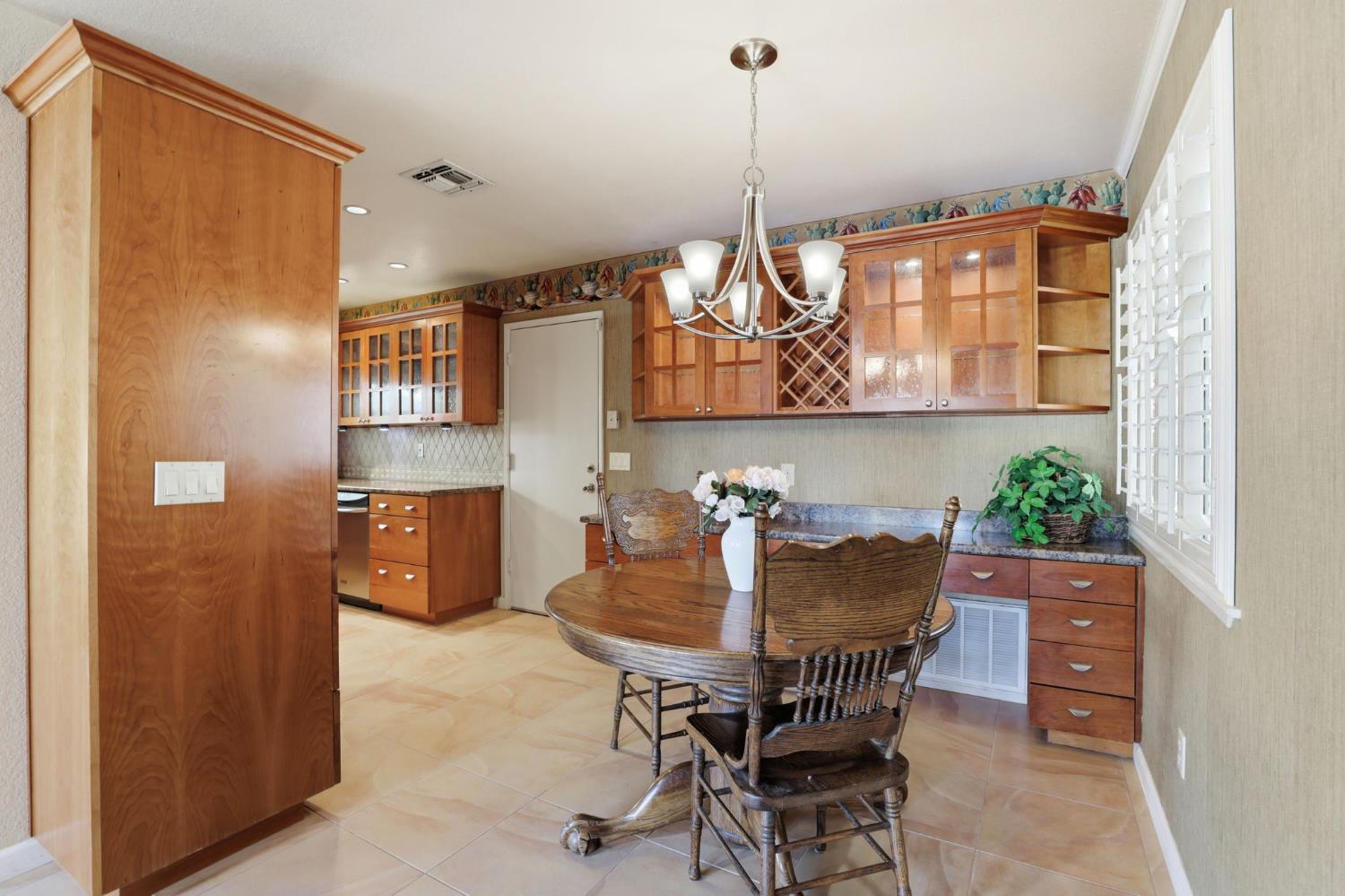 7526 Sunfaire Lane