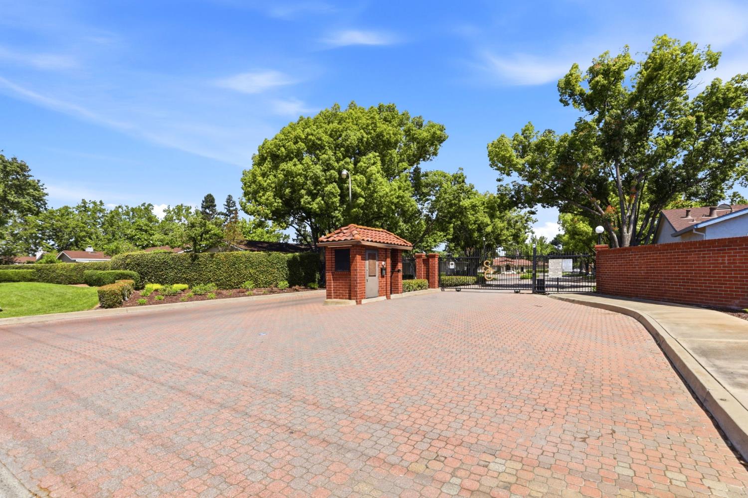 7526 Sunfaire Lane